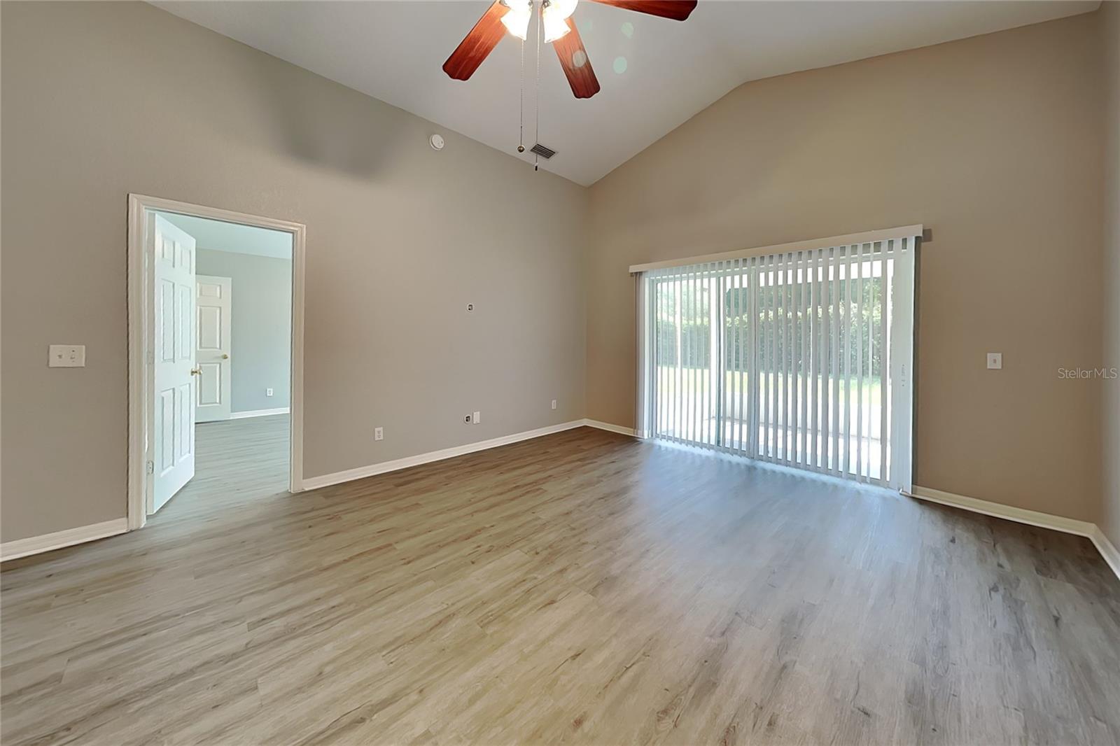 3111 BUCKEYE POINTE DR — photo 2