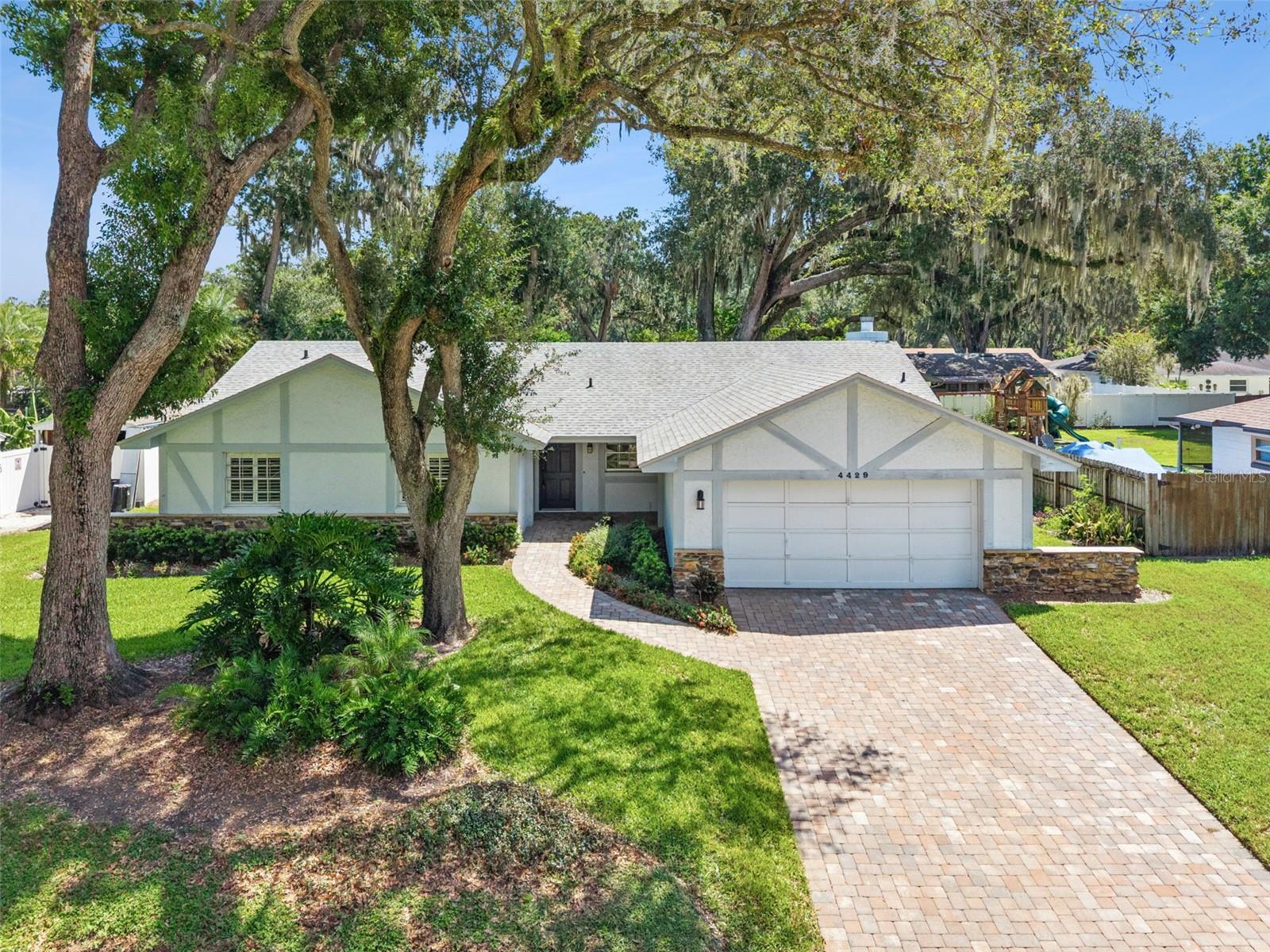 4429 Carolwood Street — photo