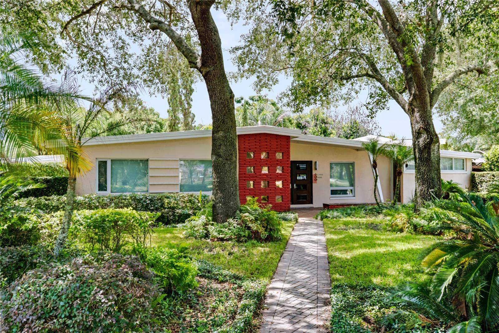 600 Mayfair Circle — photo