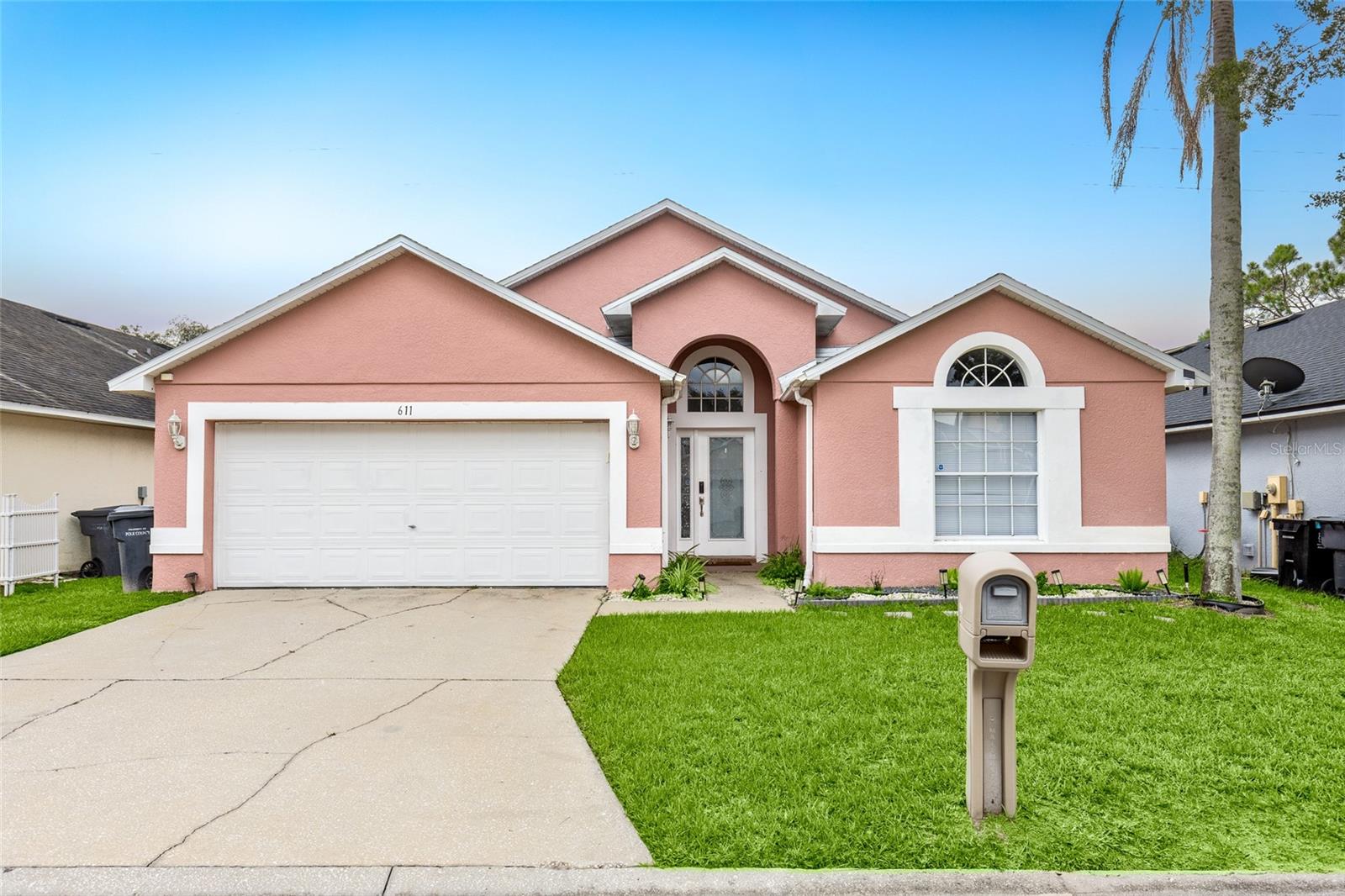 611 Saddle Ridge Drive — photo