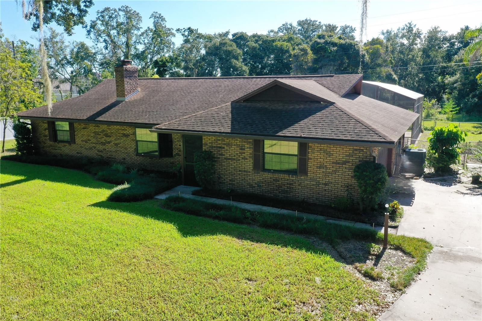 1809 King Edward Drive — photo