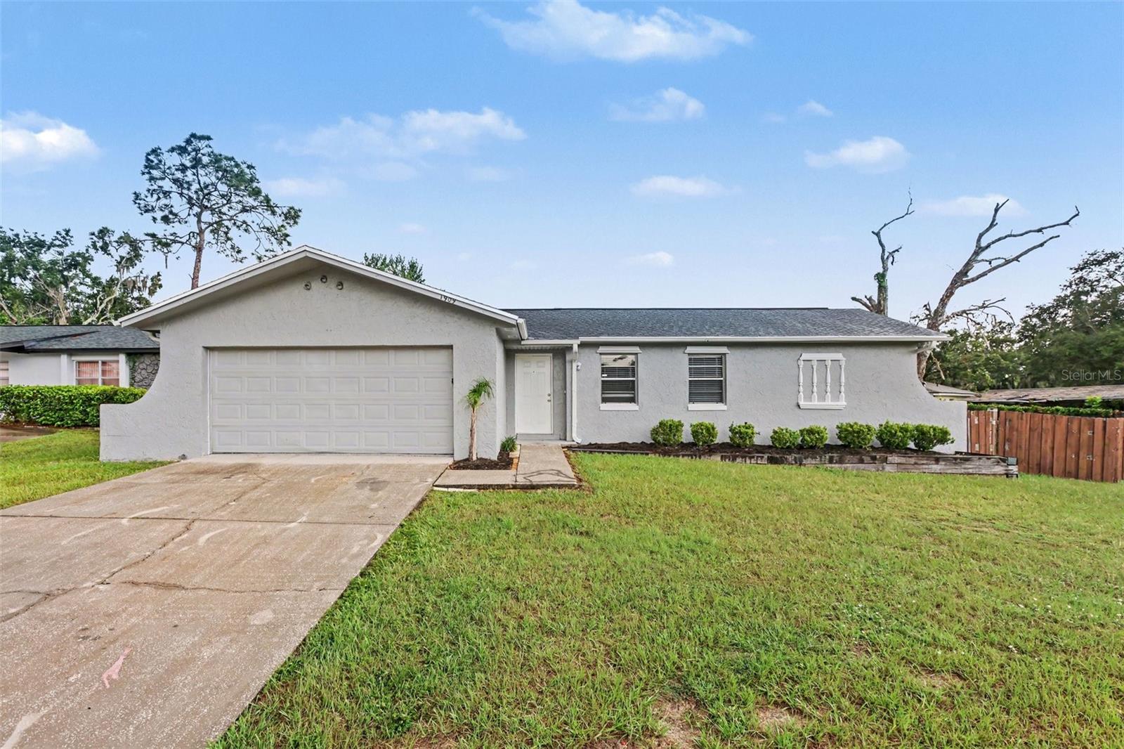 1909 Shannonwood Court — photo