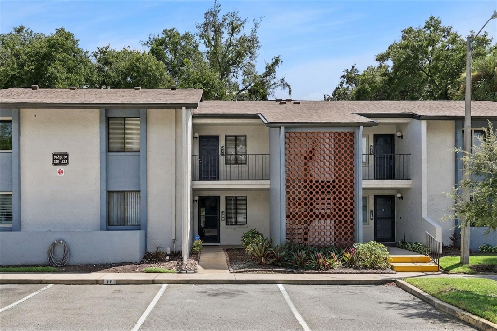 16 Escondido Circle 221 — photo