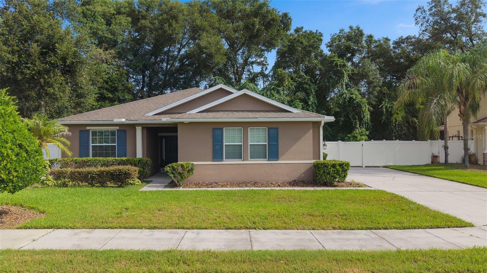 1007 Flagstone Court — photo