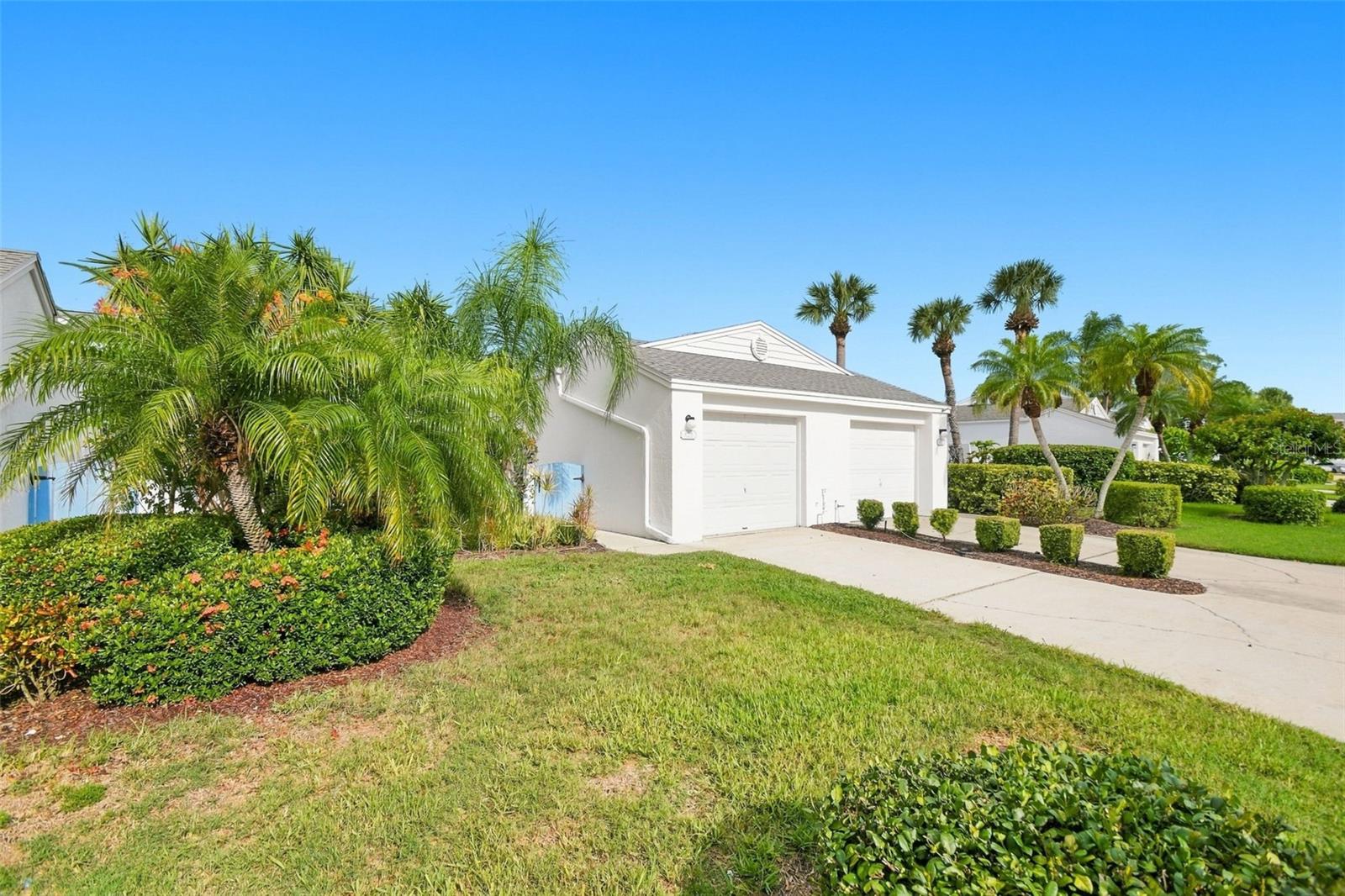 825 Waterside Lane — photo