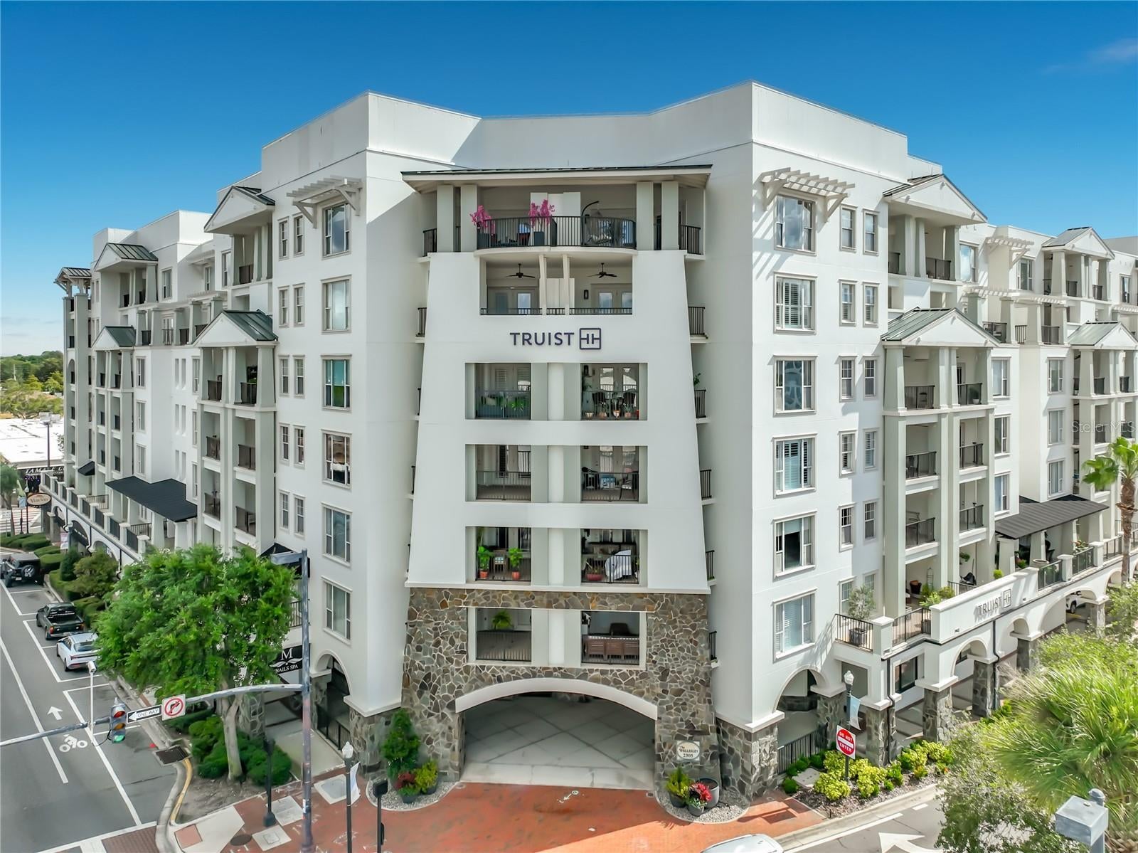 2305 Edgewater Drive 1610 — photo