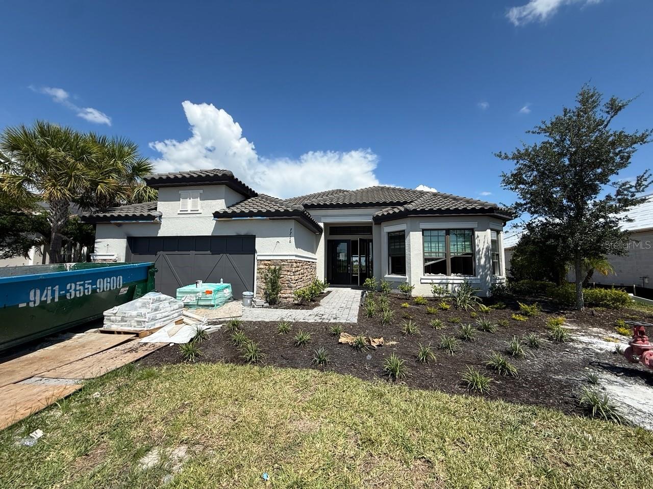 7716 Moonbeam Avenue — photo