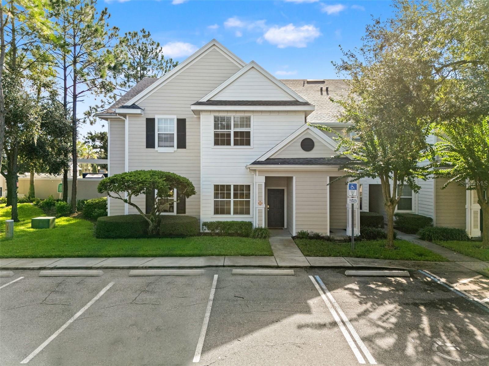 431 Southern Pecan Circle 101 — photo