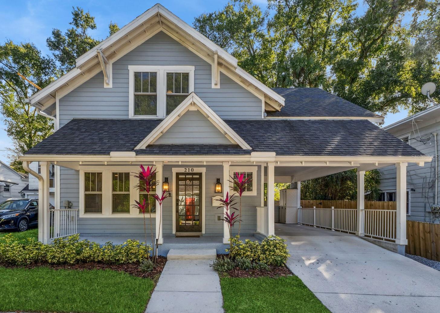 210 Hibiscus Court — photo
