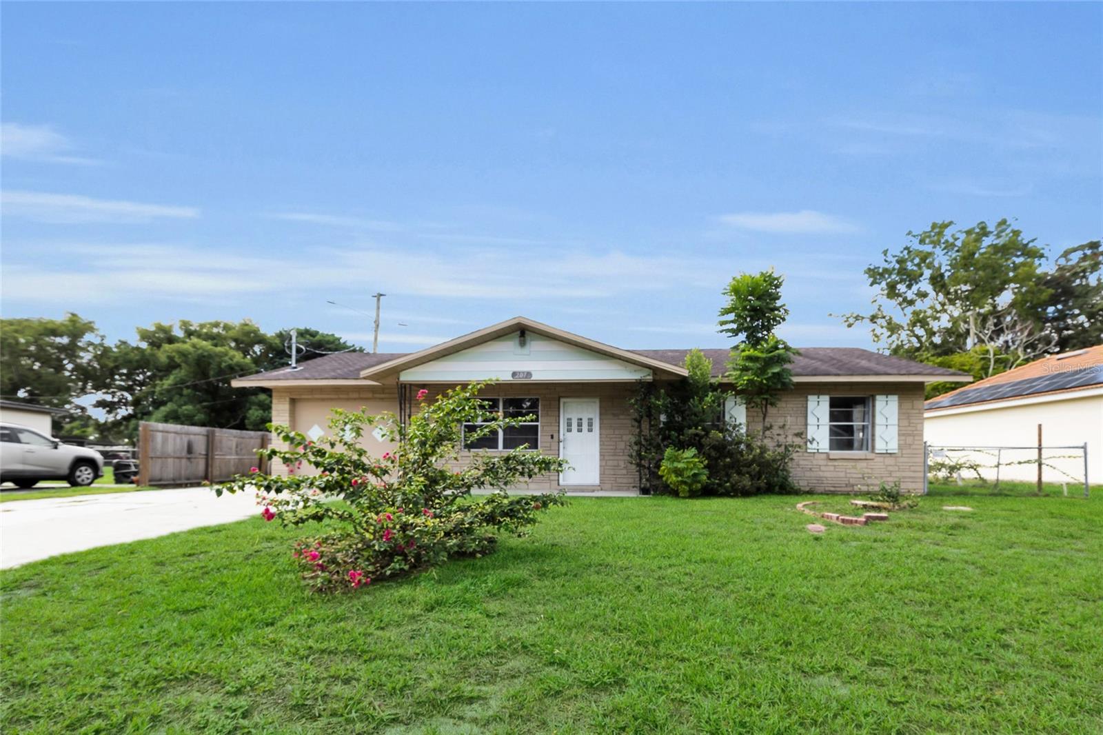 207 Elaine Drive — photo