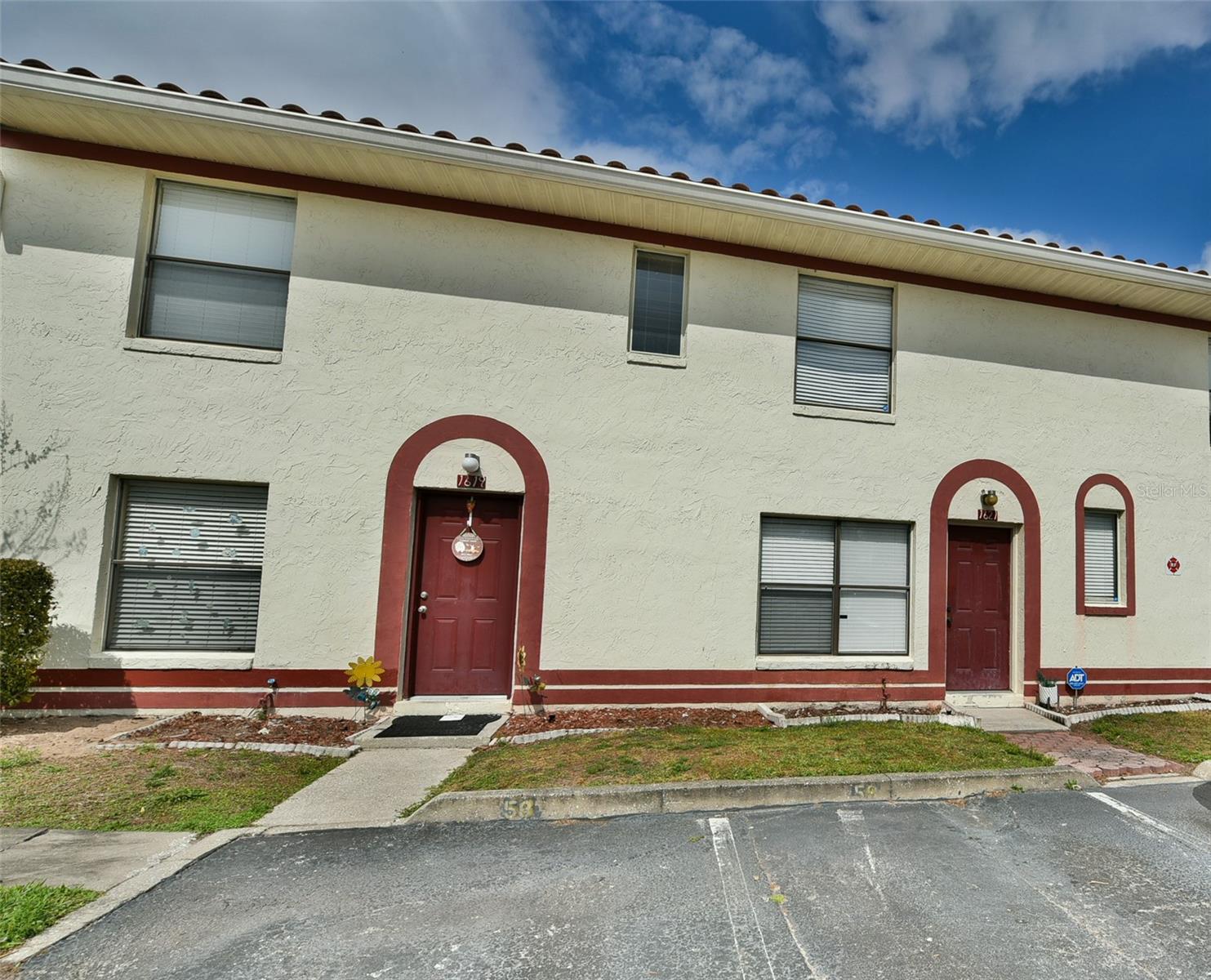 1621 Sandy Point Square 61 — photo