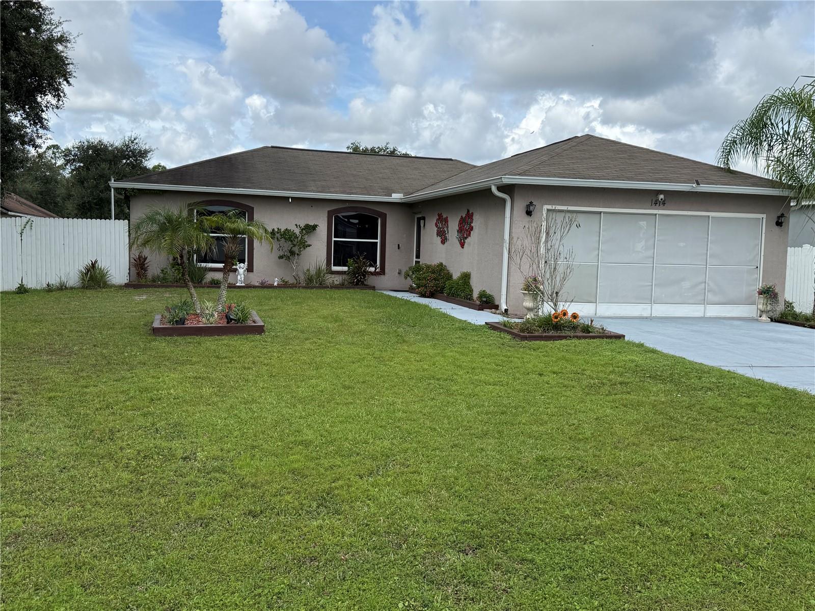 1414 Swan Court — photo