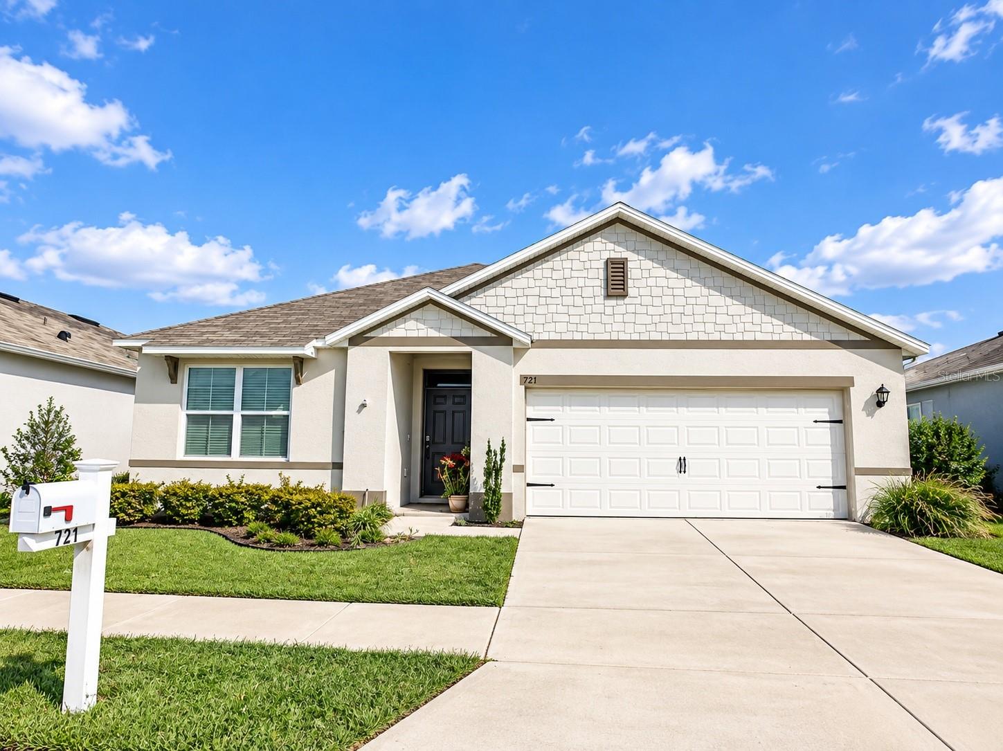 721 Kindred Lane — photo