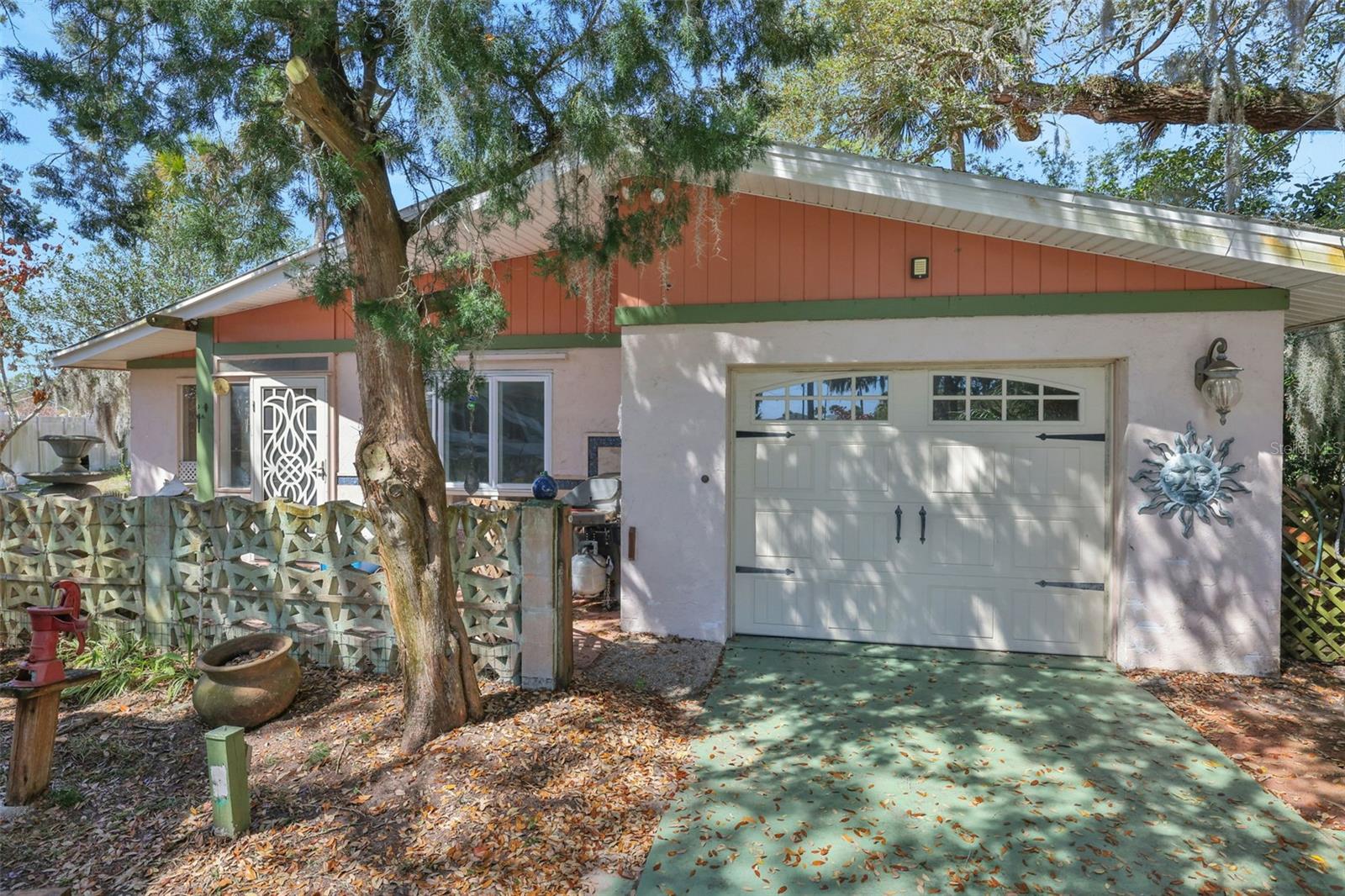 410 Acacia Circle — photo