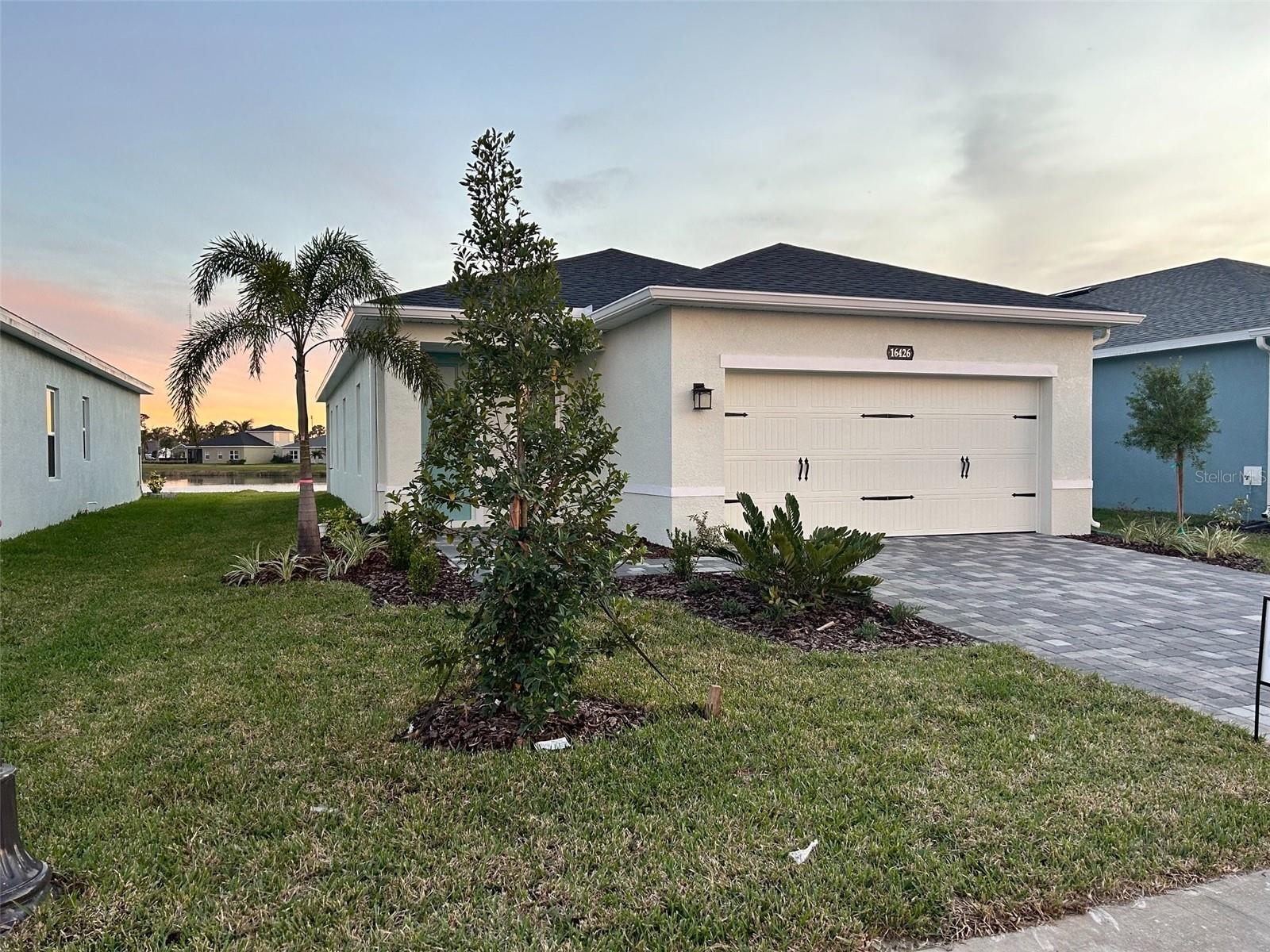 16426 Queen Palm Drive — photo