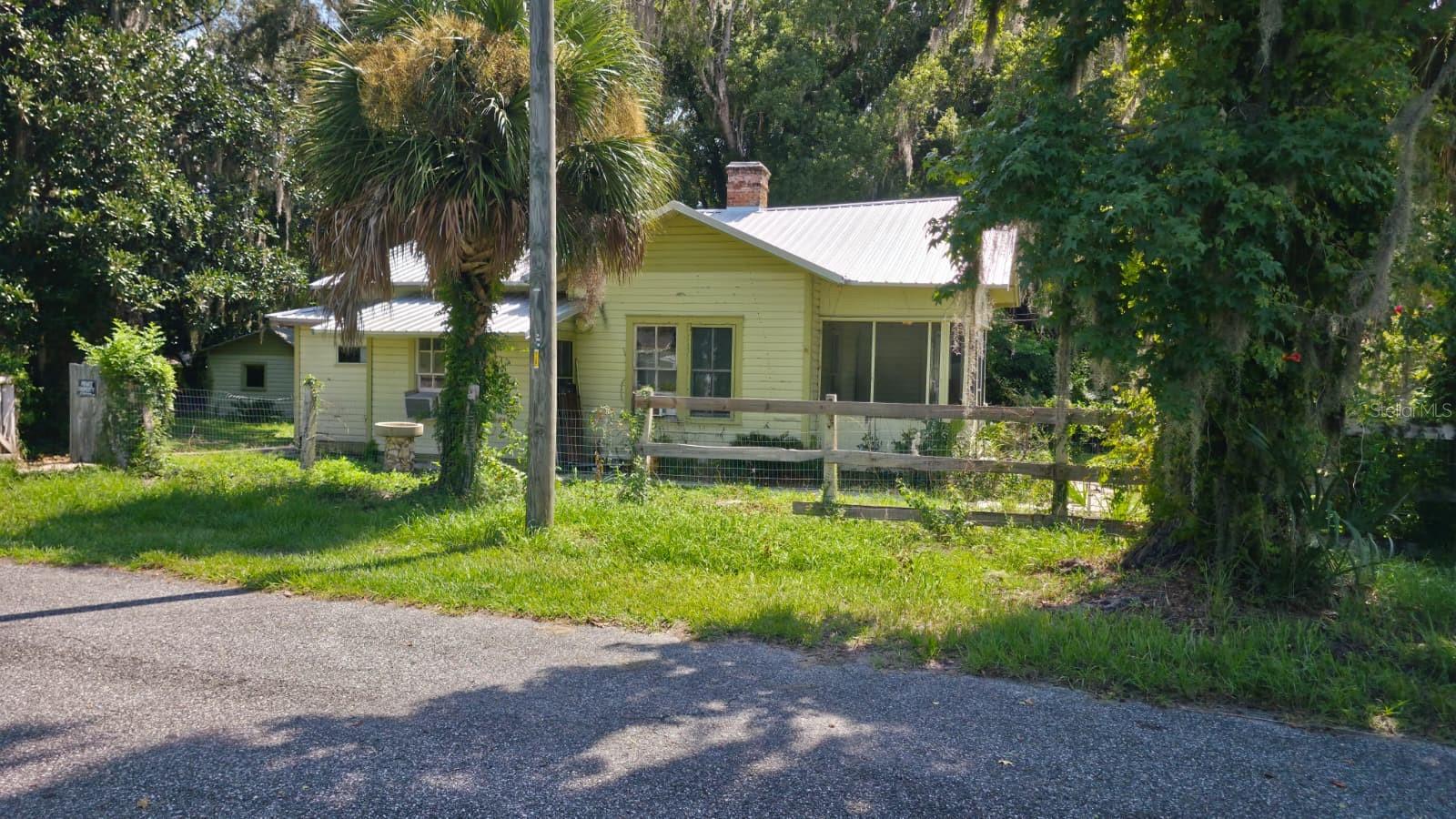 310 E Noble Avenue — photo