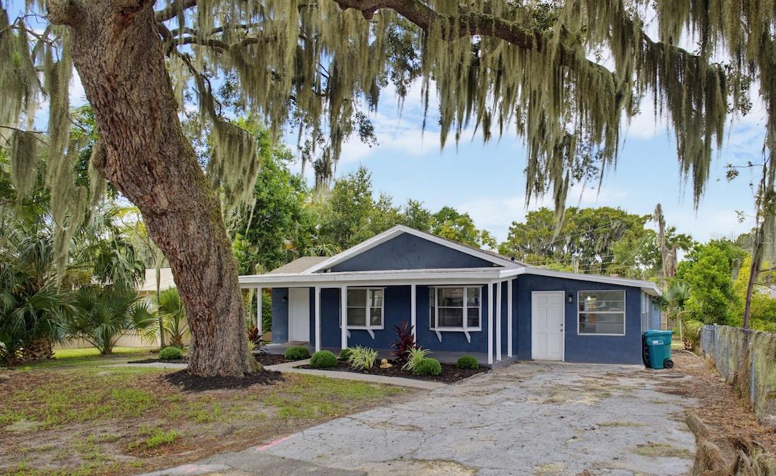 33 W Herrick Drive — photo