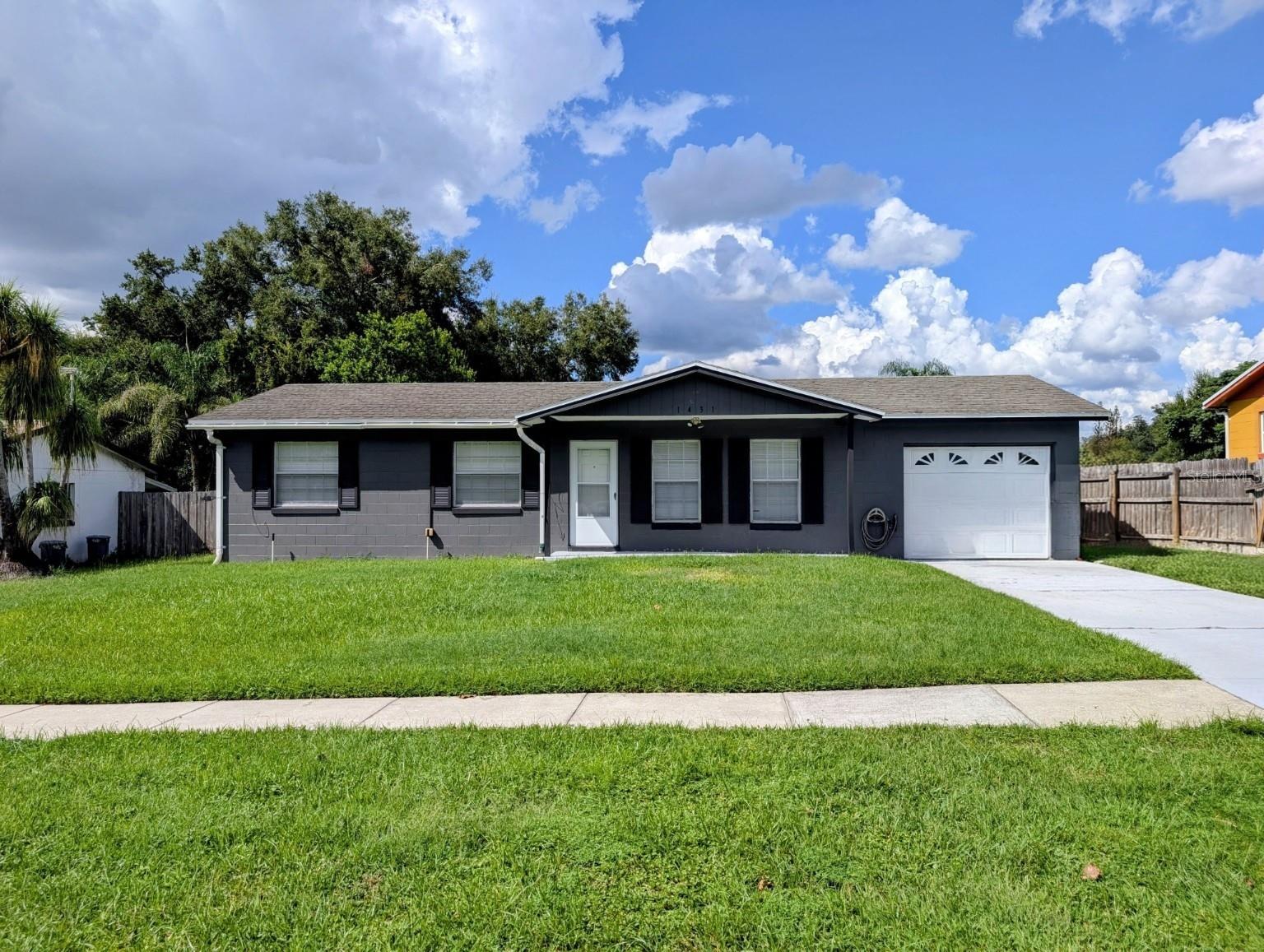 1431 Rolling Green Drive — photo