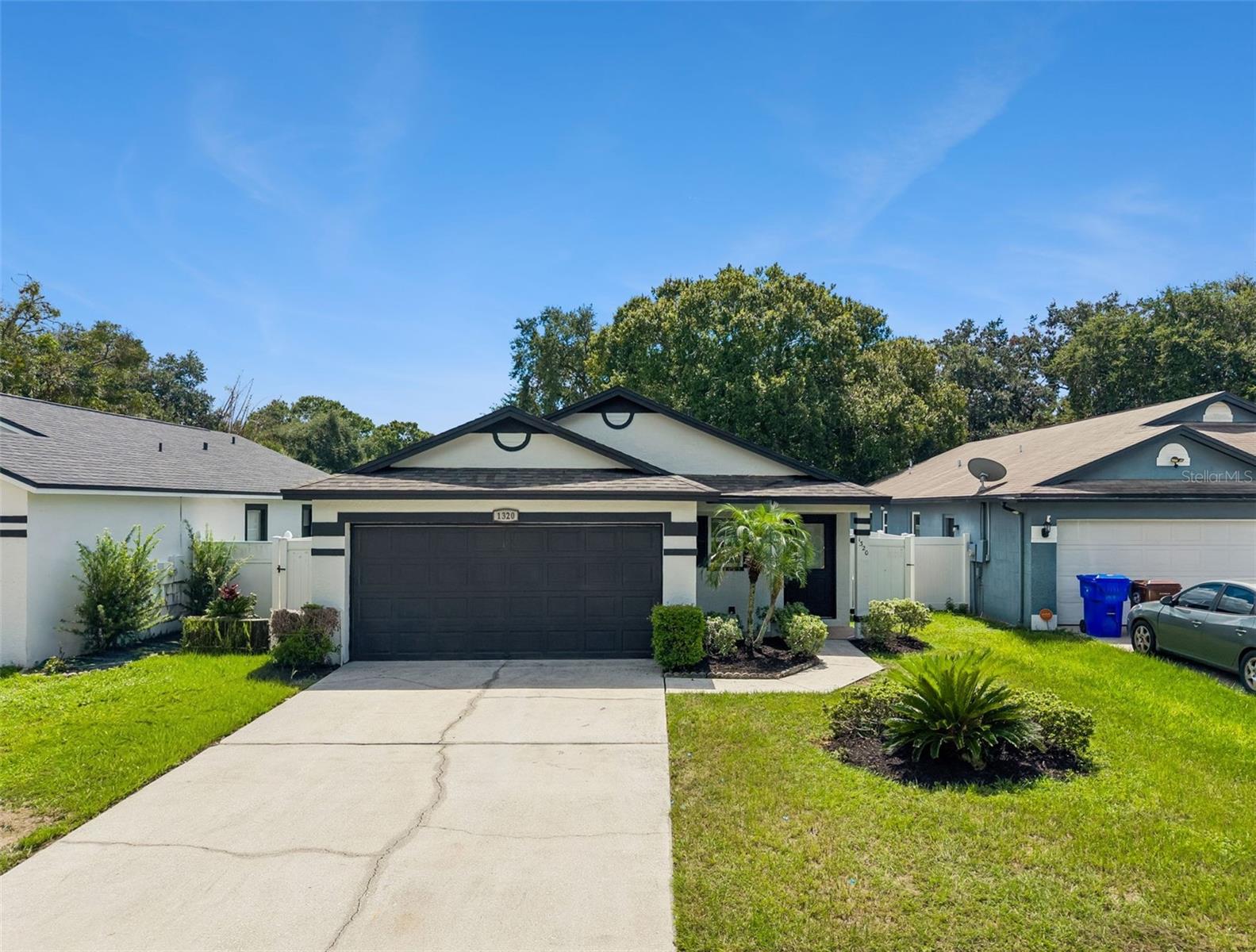 1320 Oak Grove Court — photo