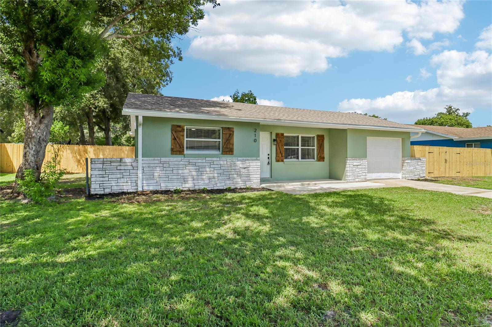210 Melissa Court — photo