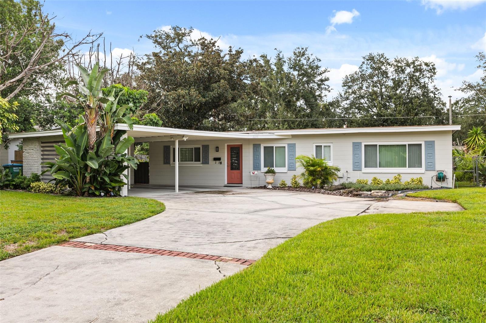 2215 Woodcrest Drive — photo