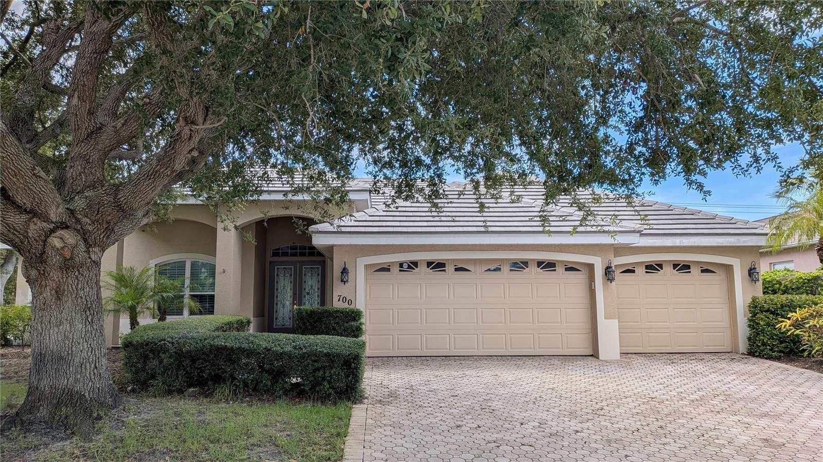 700 Shadow Bay Way — photo