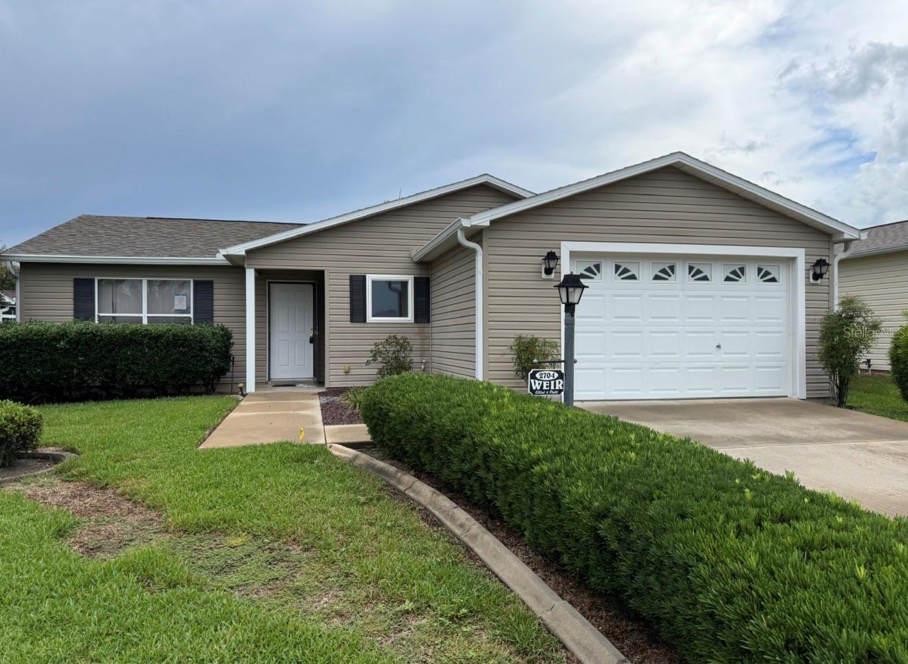 2704 Benavides Drive — photo