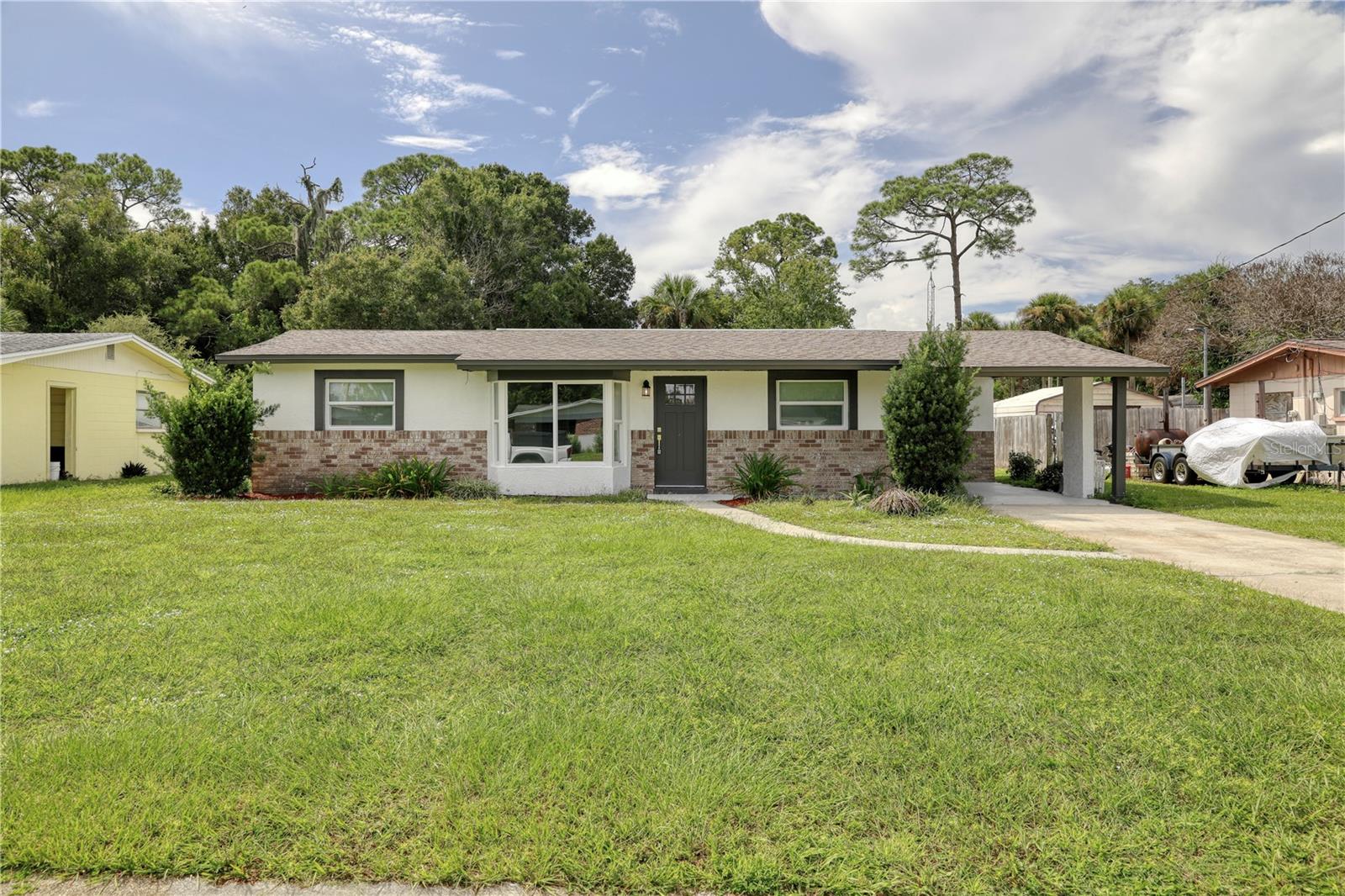 1021 Revilla Ln — photo