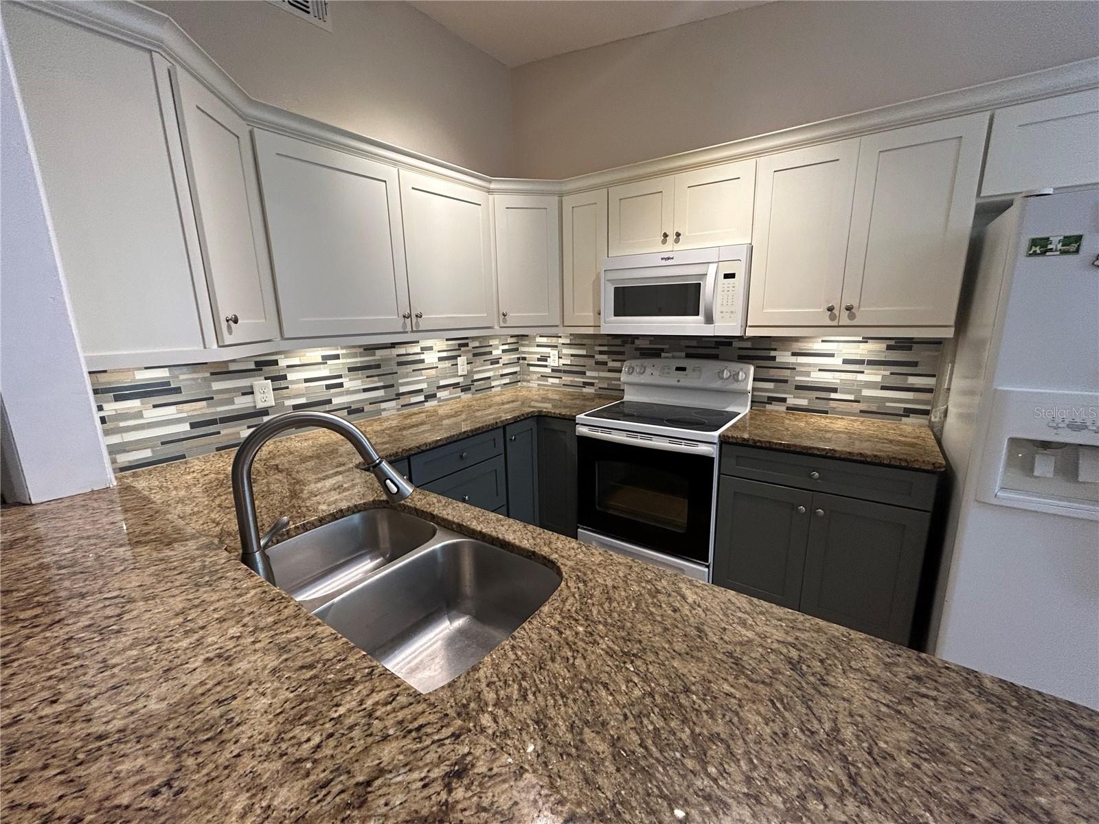 3051 AUTUMN CT — photo 3