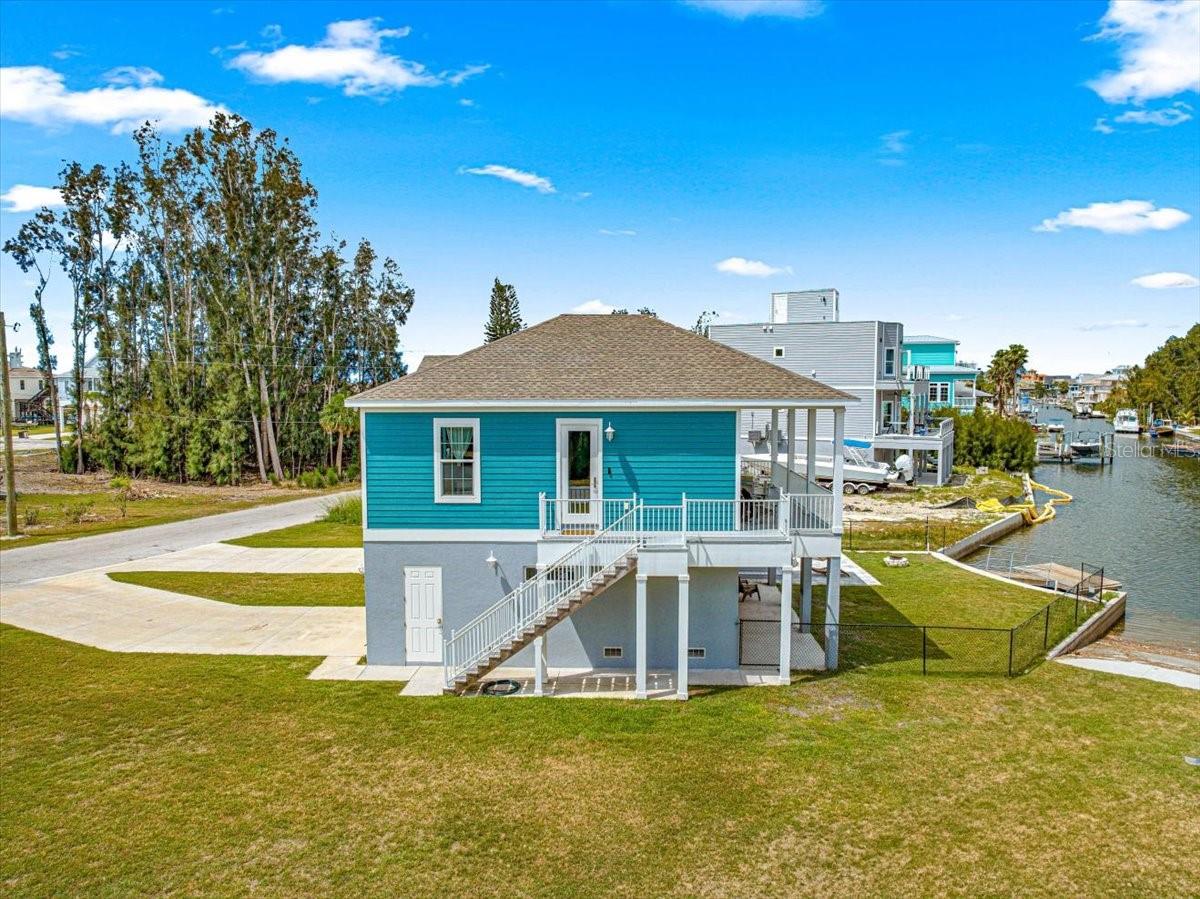 6771 Seaview Boulevard — photo