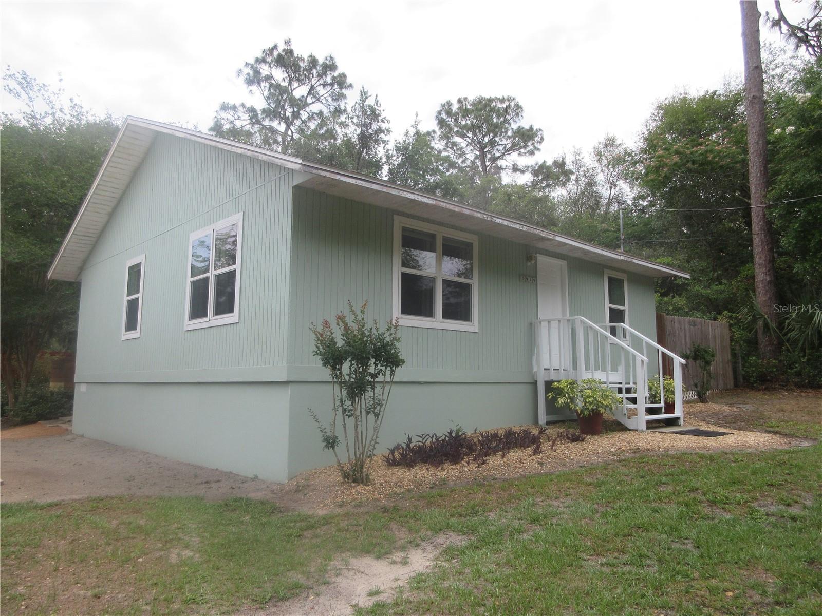 5949 SE 164th Court — photo
