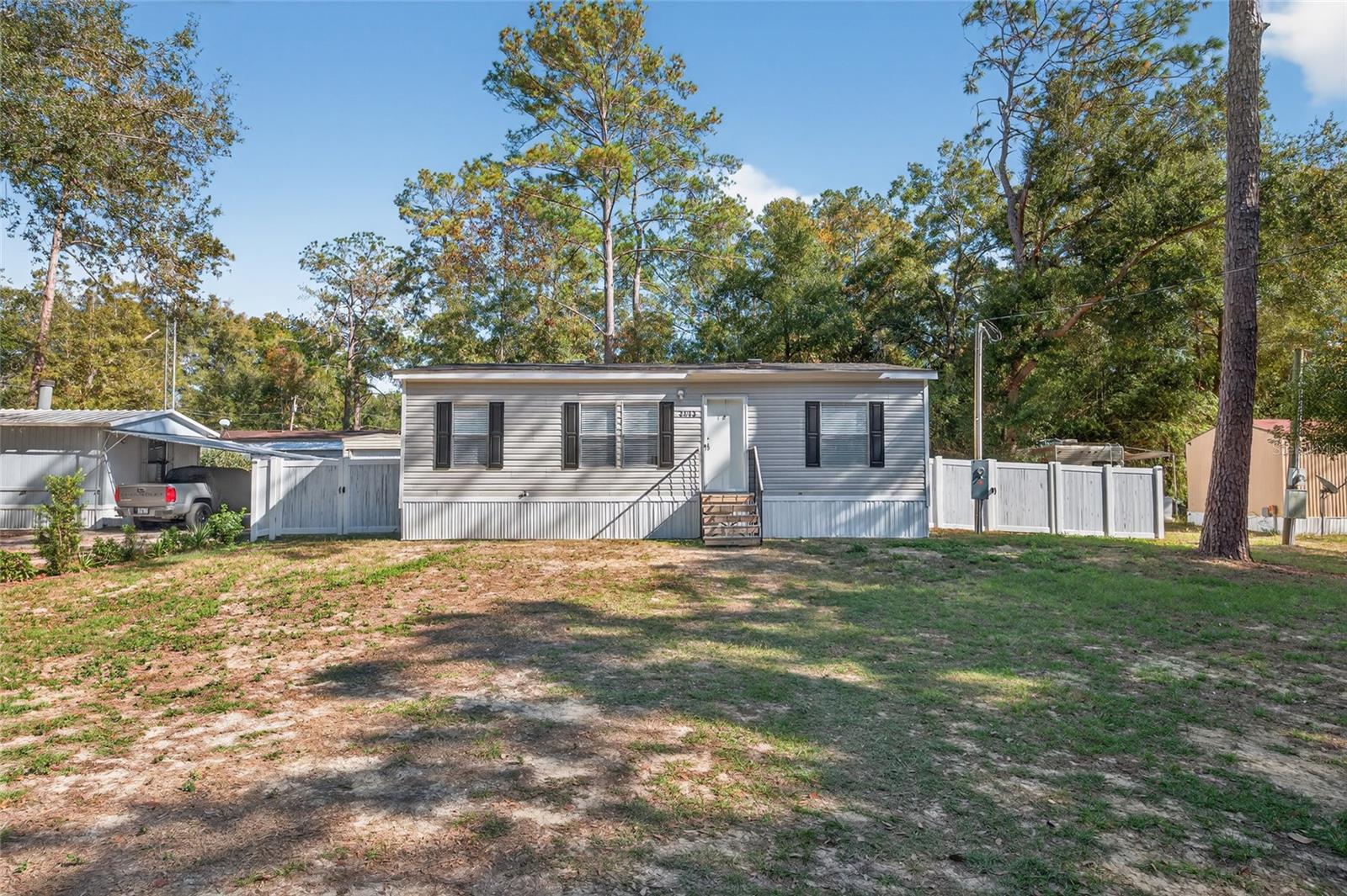 3883 SE 55th Court — photo