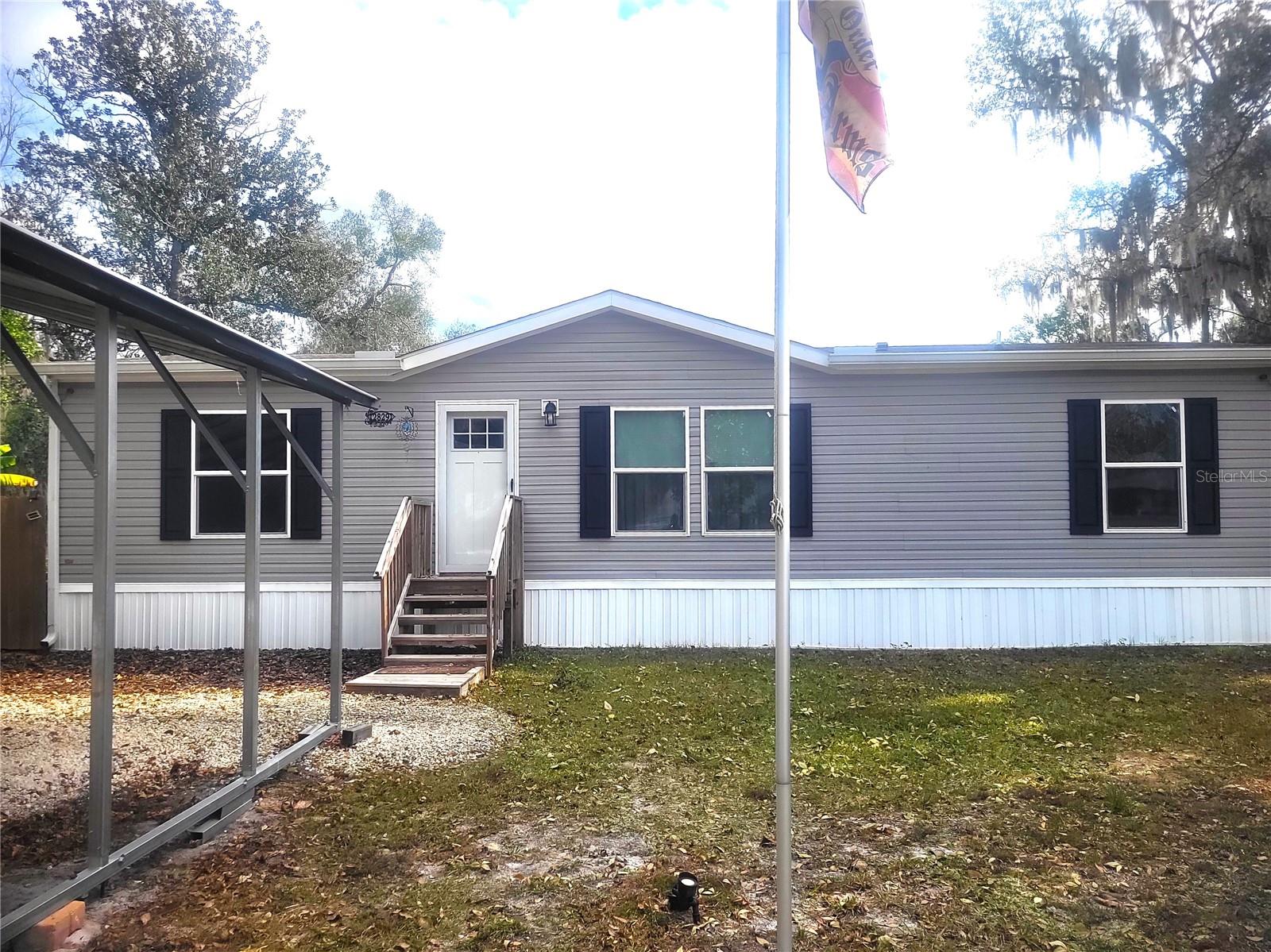 2829 N Lakefront Drive — photo