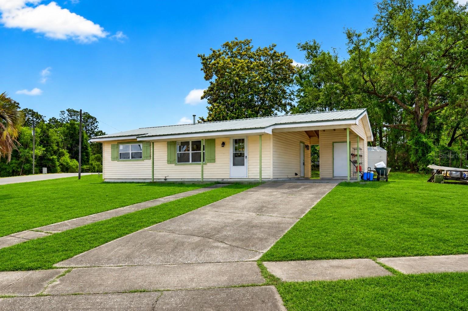 1766 W Gardenia Drive — photo
