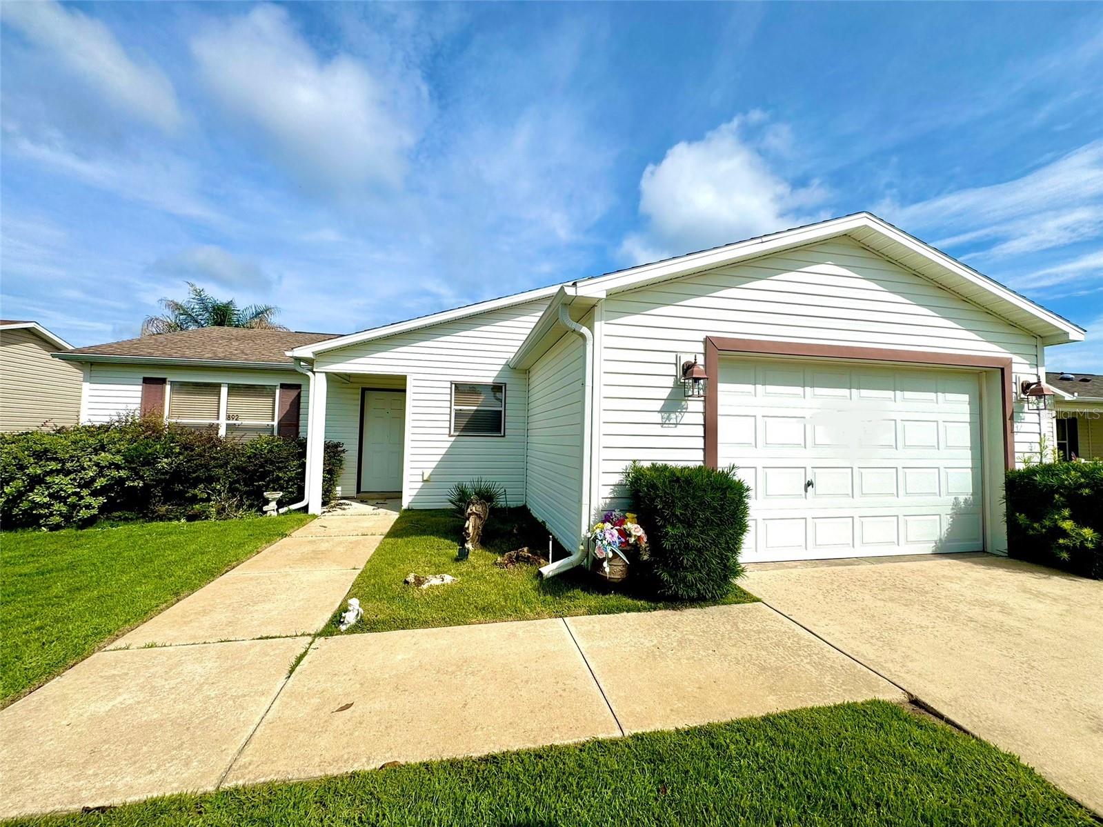 892 Nash Loop — photo