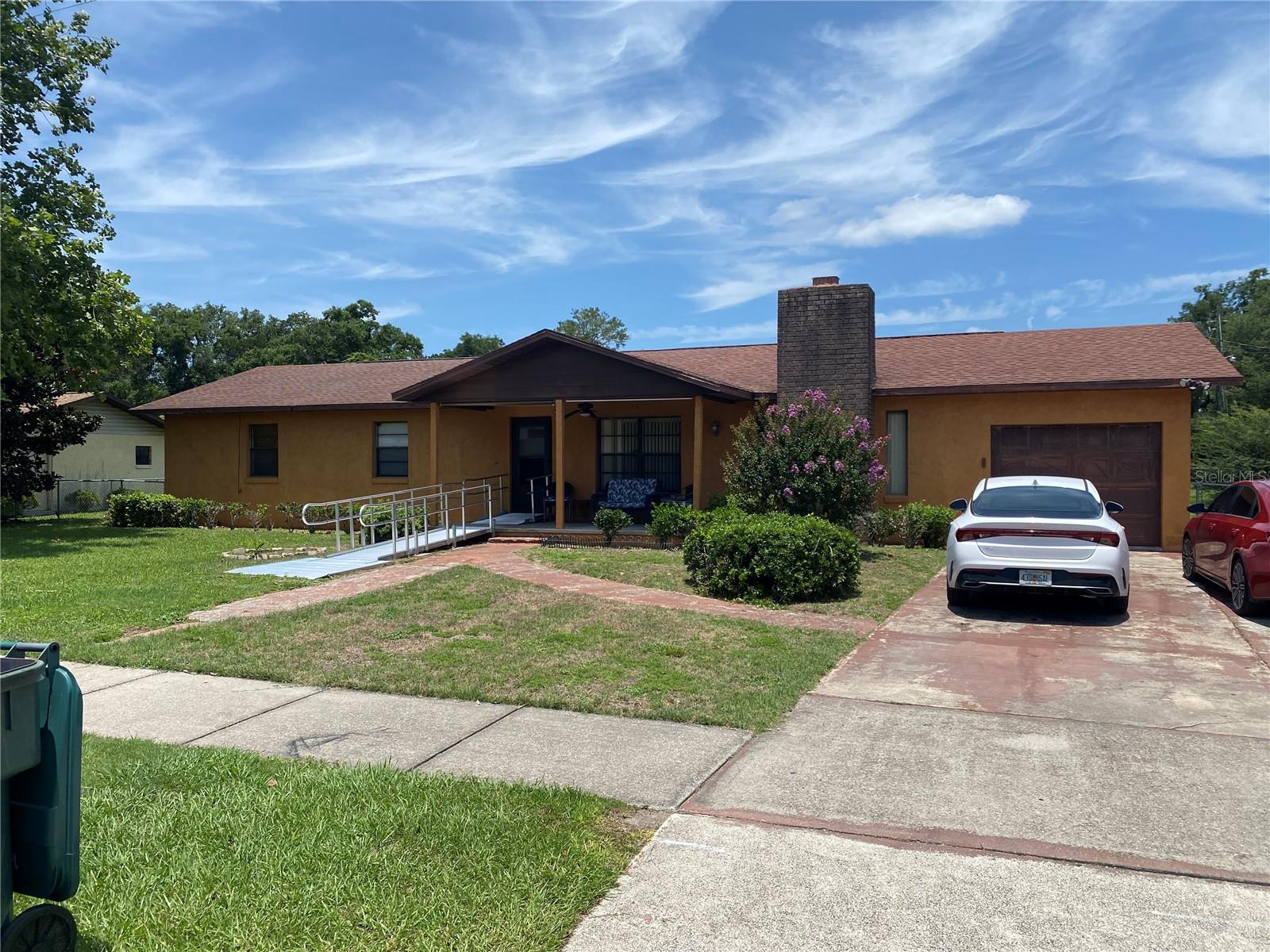 2105 SW 5th Street — photo