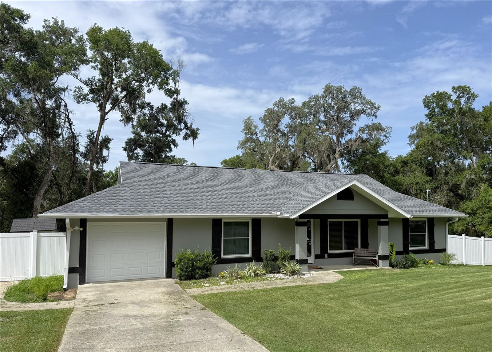 10 Emerald Trail — photo