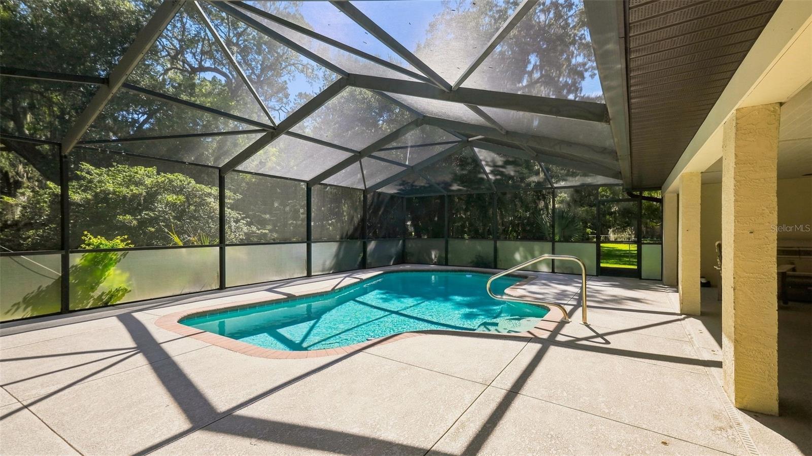 11820 W Fisherman Lane — photo