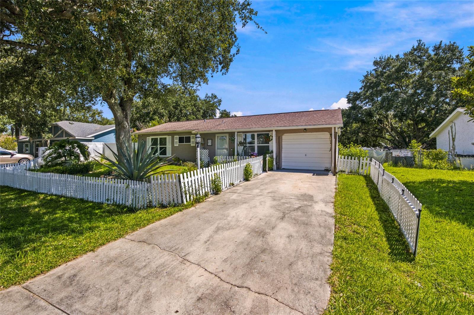 35 Hickory Track Way — photo