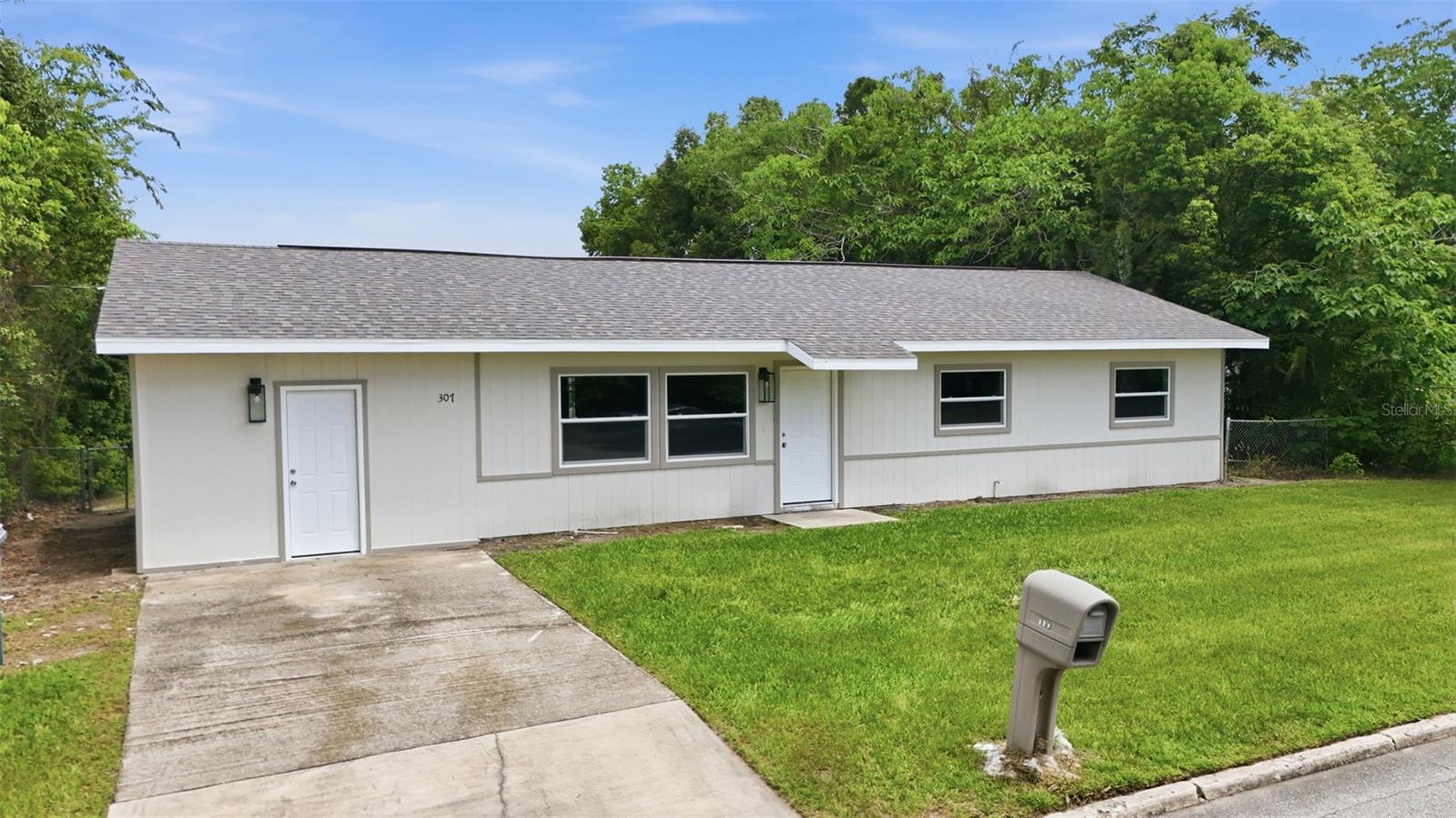 307 NE 11th Place — photo