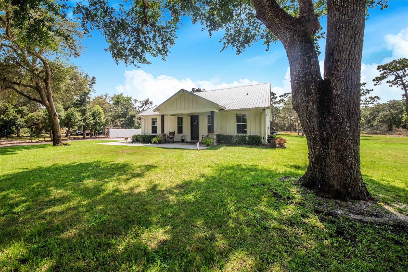 12510 Lake Hatchineha Road — photo