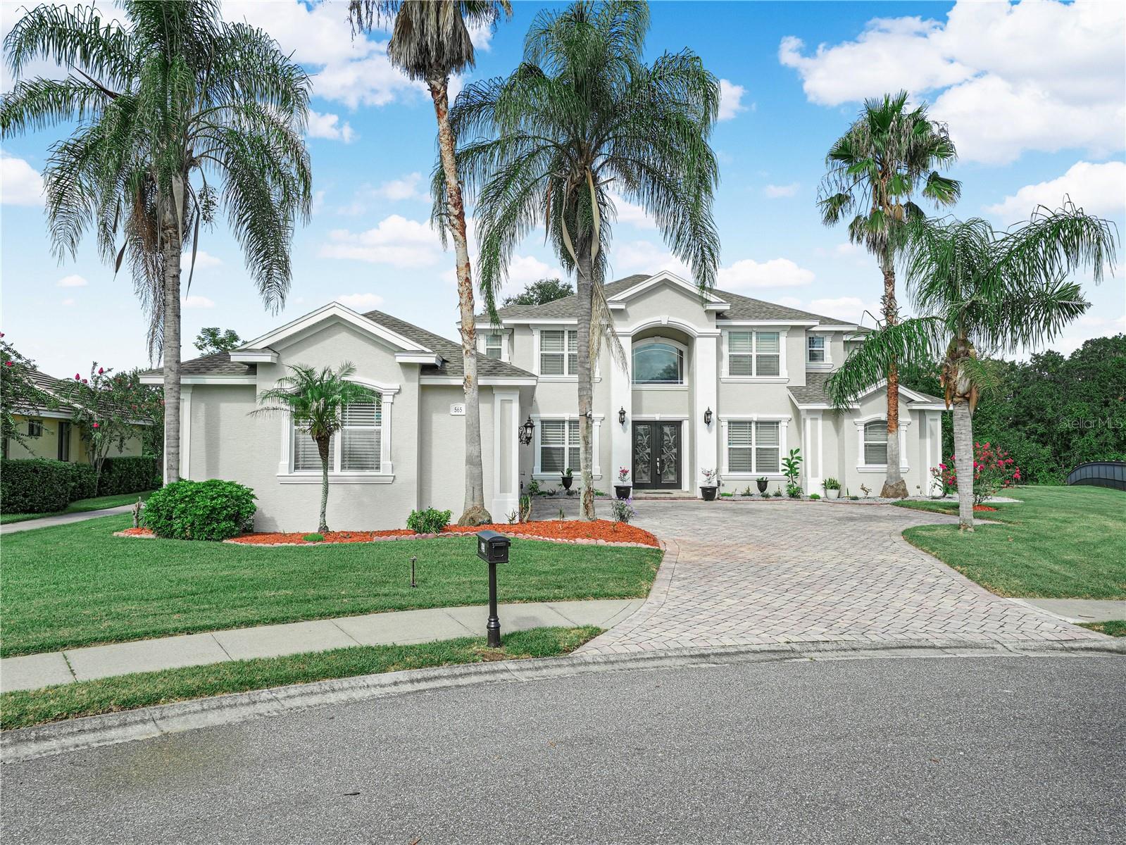 565 Whisper Woods Drive — photo