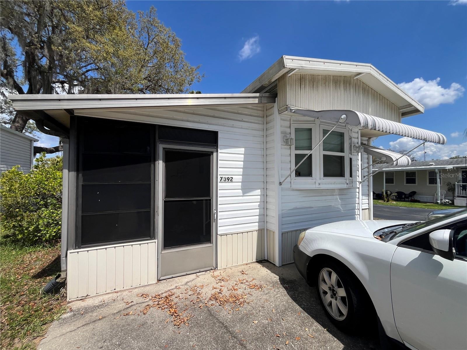 7392 International Circle — photo