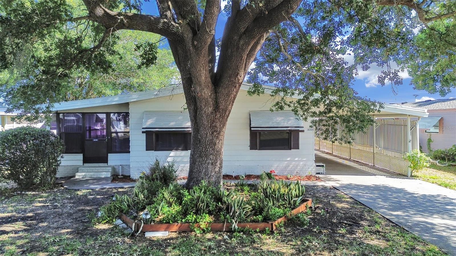 1688 Foxway Dr — photo