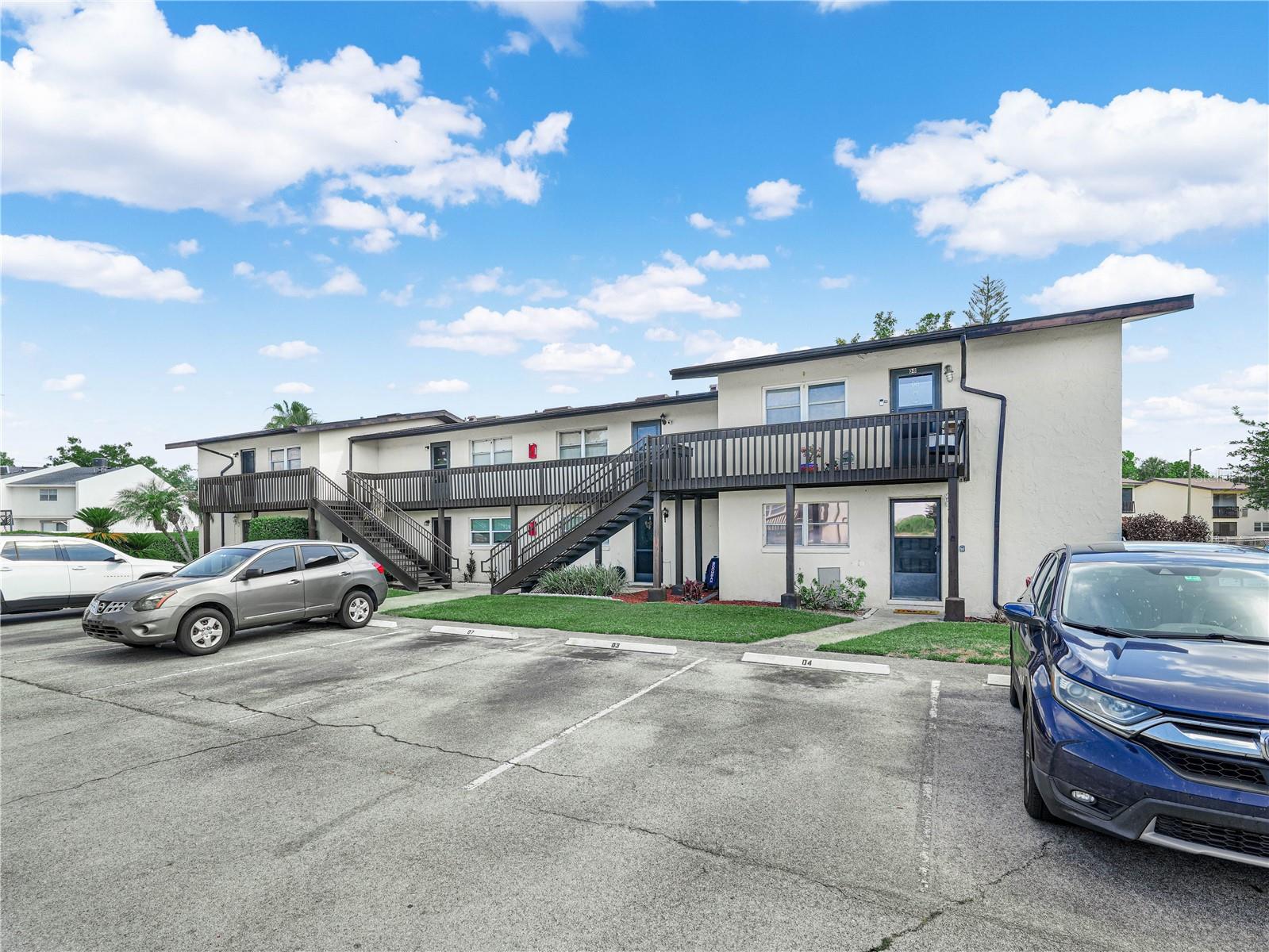 900 Avenue Z SE D6 — photo