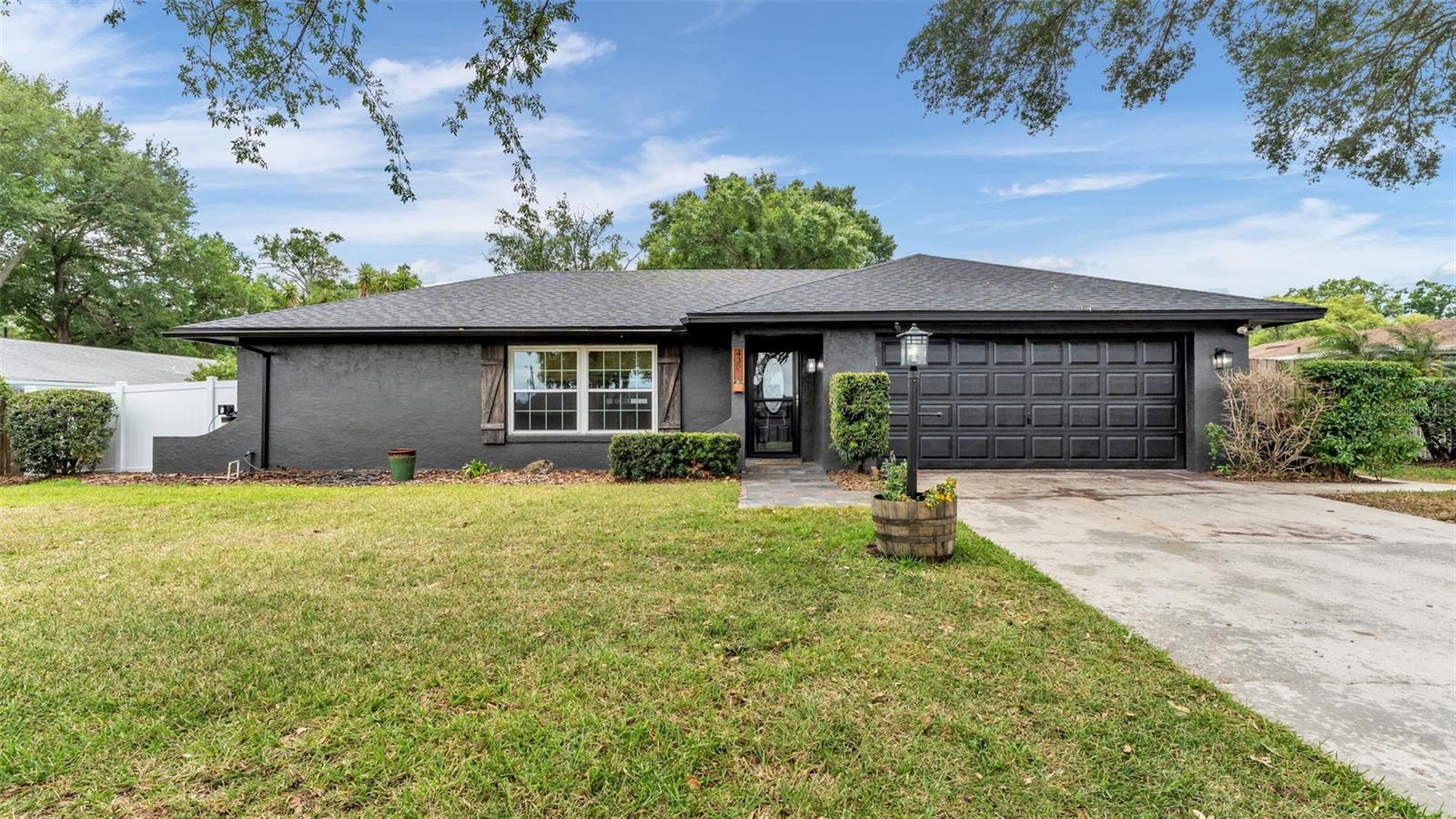 4301 Orangewood Loop E — photo