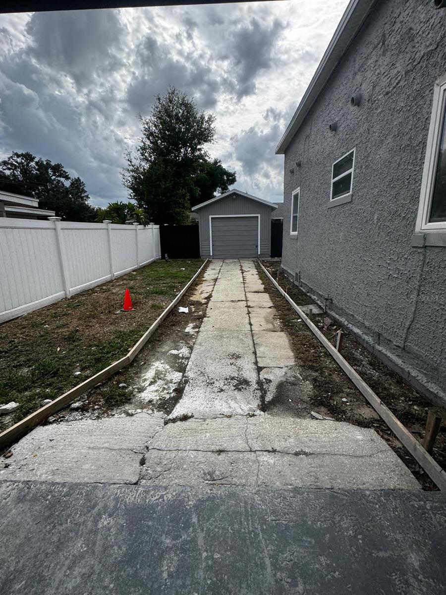 Home in WINTER HAVEN, FL 33881 — photo 3