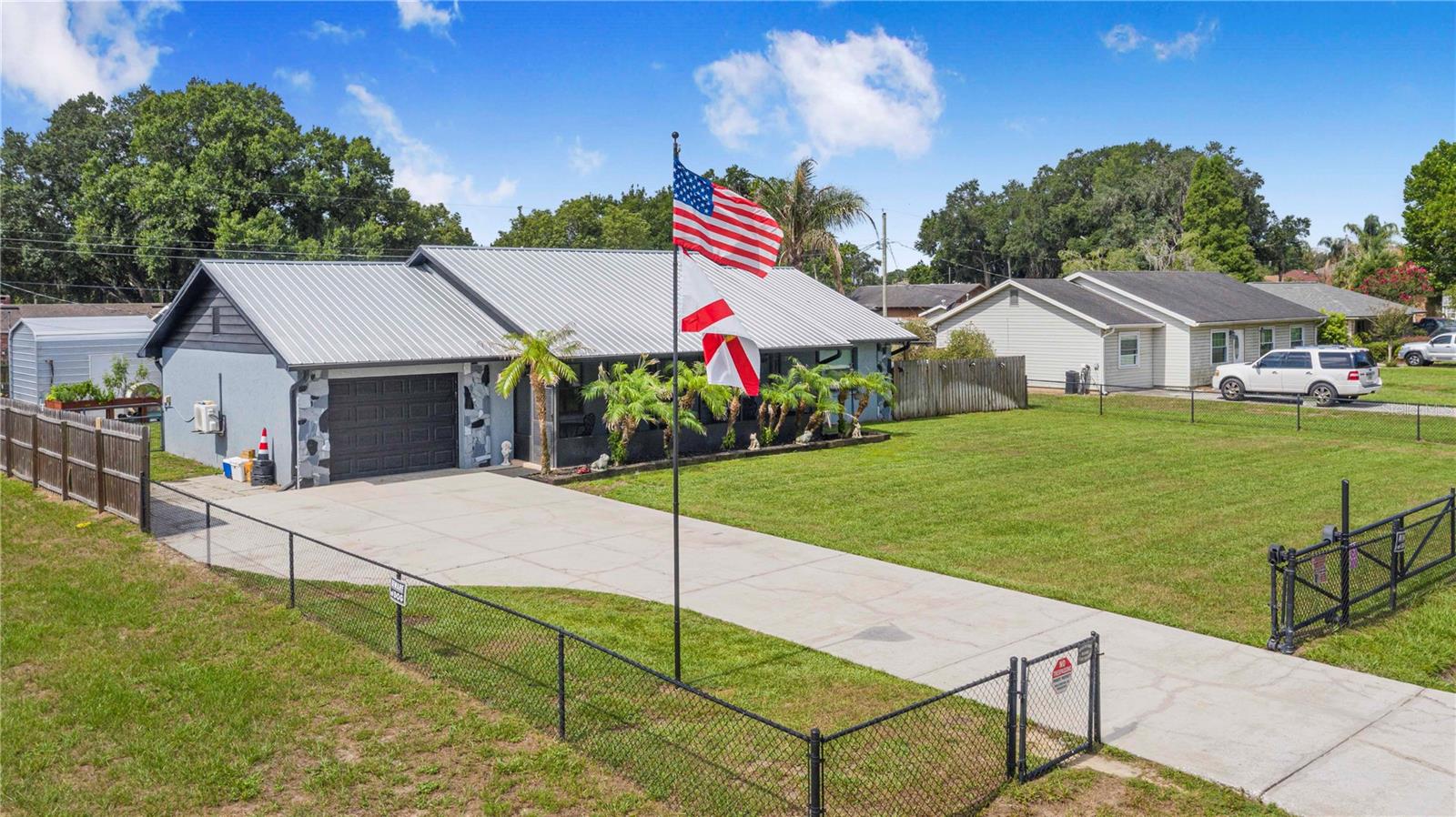2426 View Way — photo