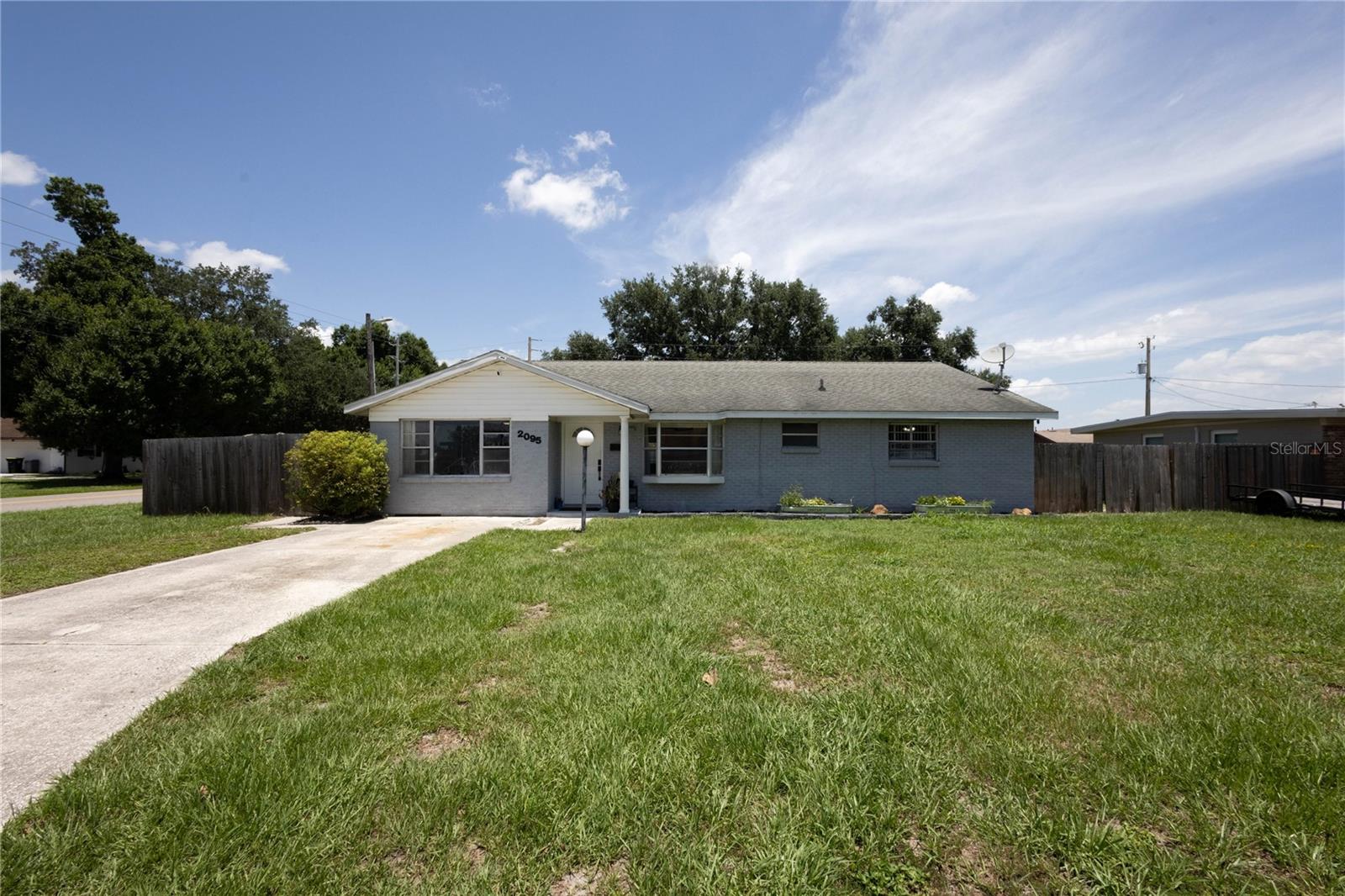 2095 W Hartridge Terrace — photo