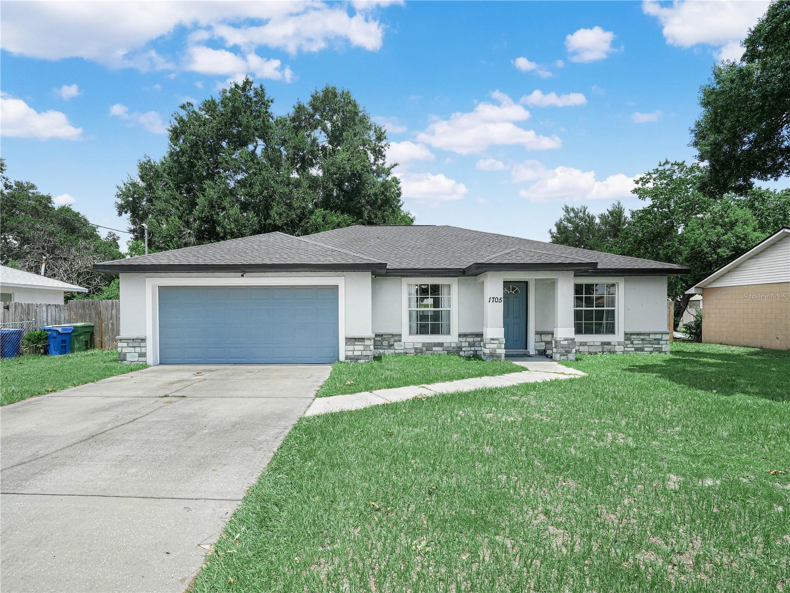 1705 Sandalwood Circle SW — photo